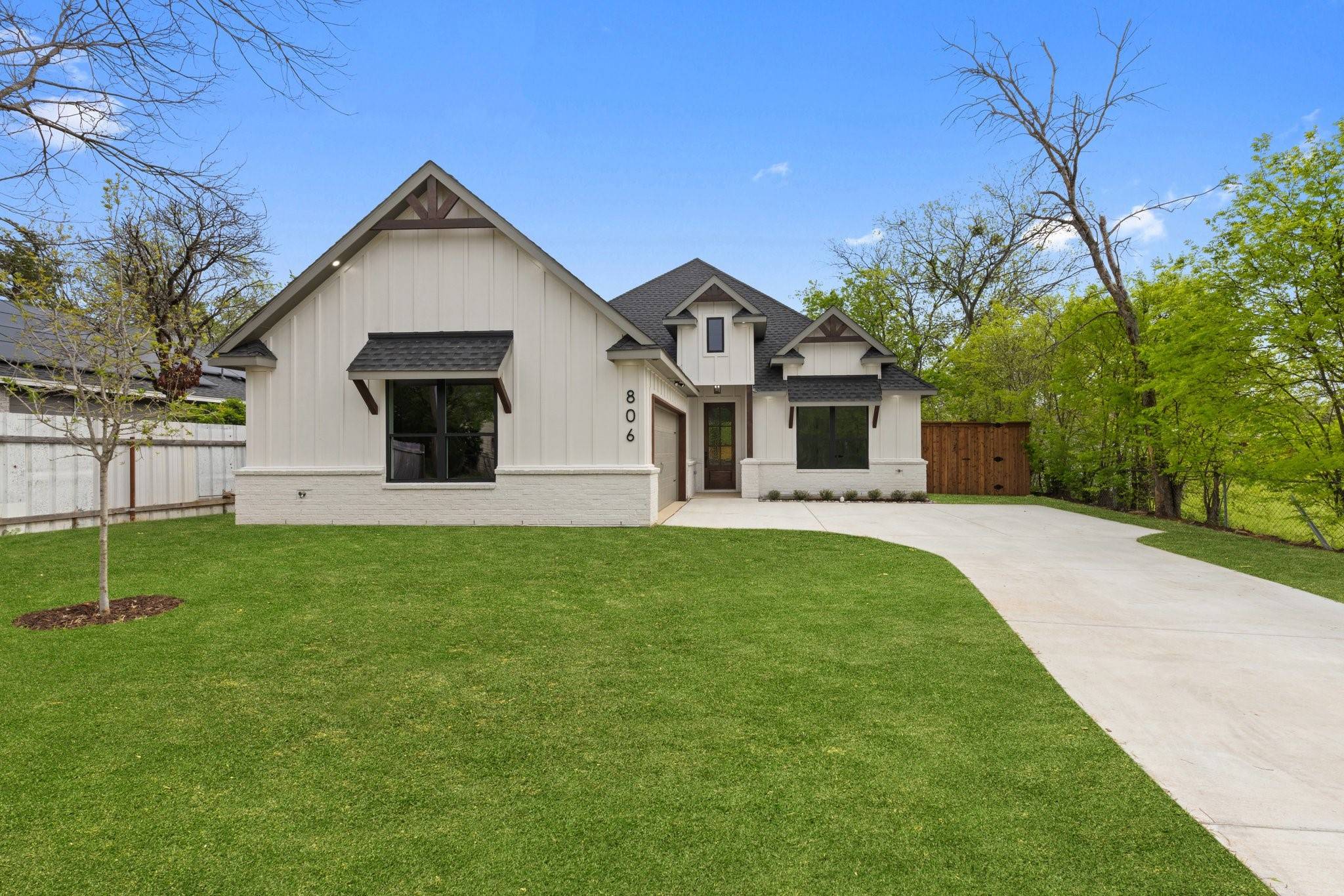 Cleburne, TX 76031,806 Barber AVE