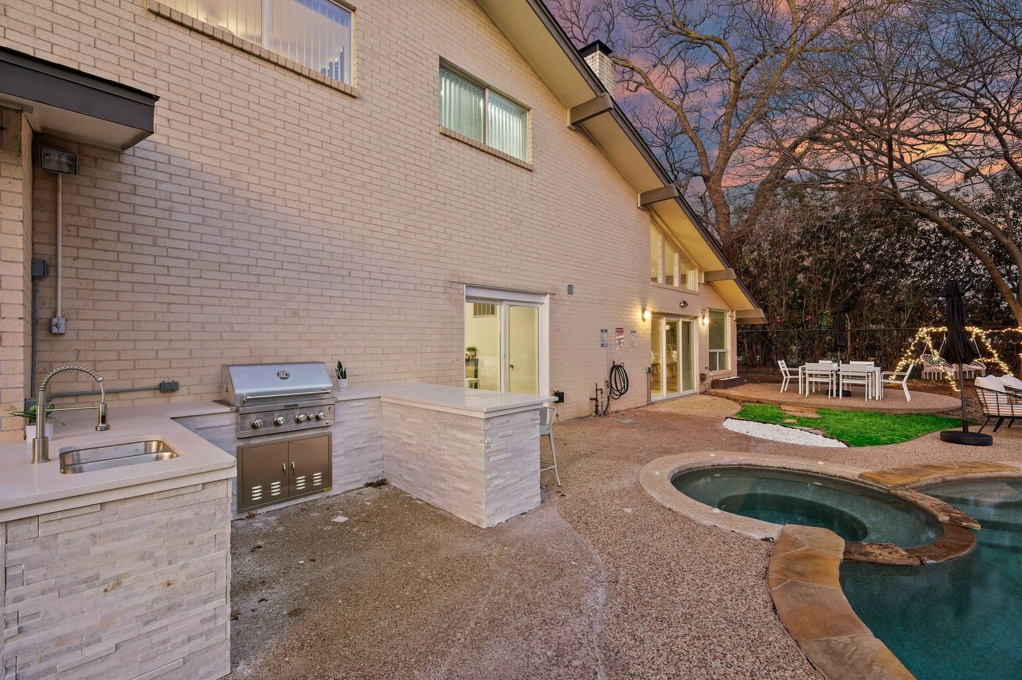 Farmers Branch, TX 75234,2834 Millwood DR
