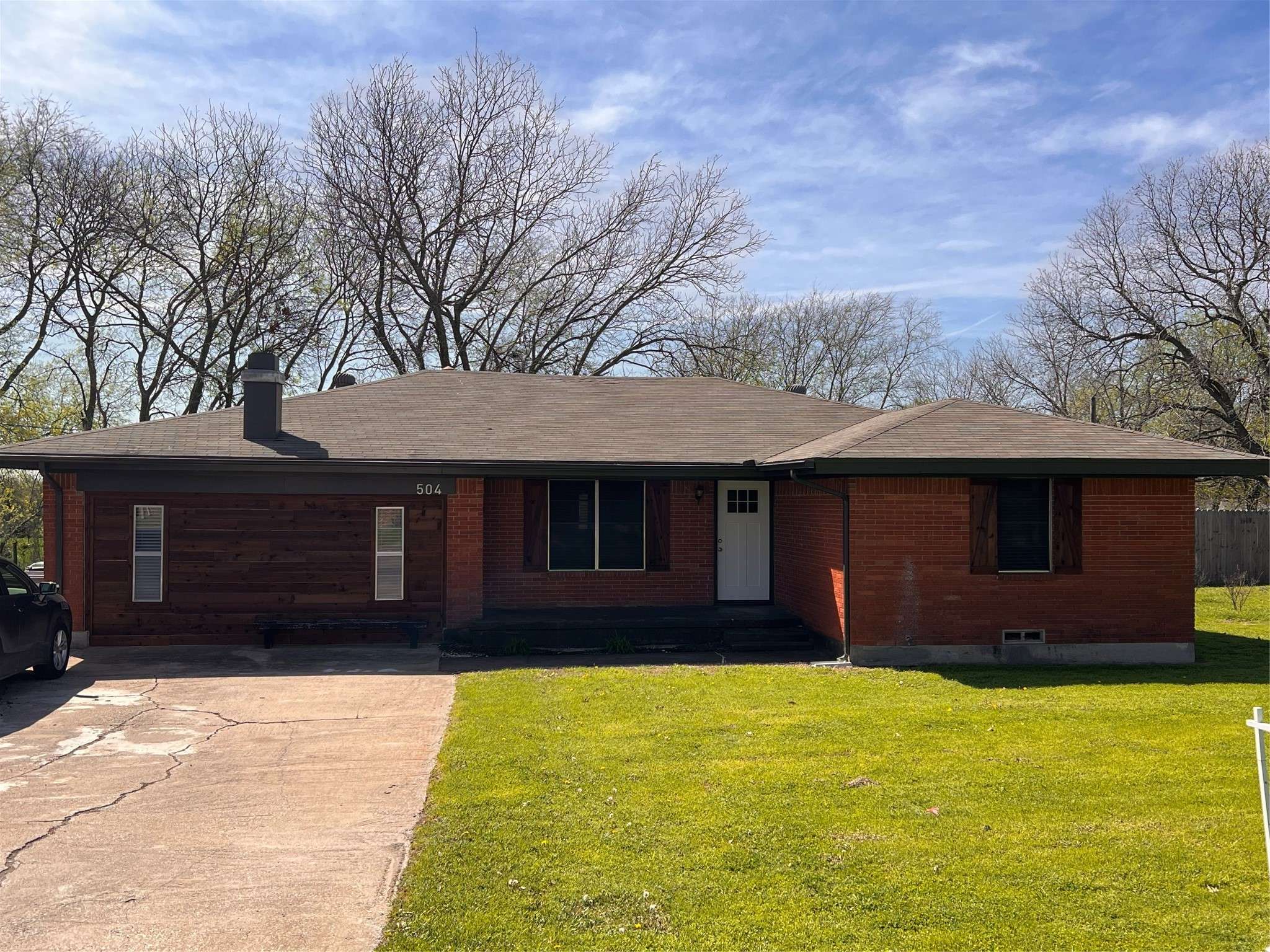 Howe, TX 75459,504 E Young ST