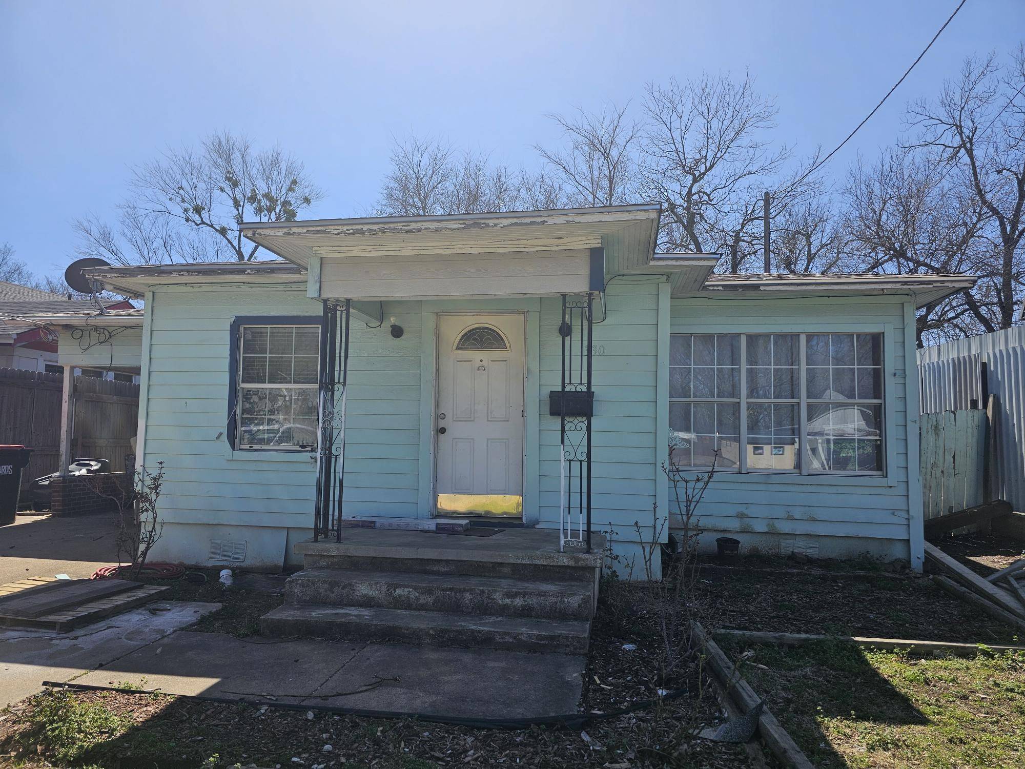 Paris, TX 75460,330 Pine Bluff