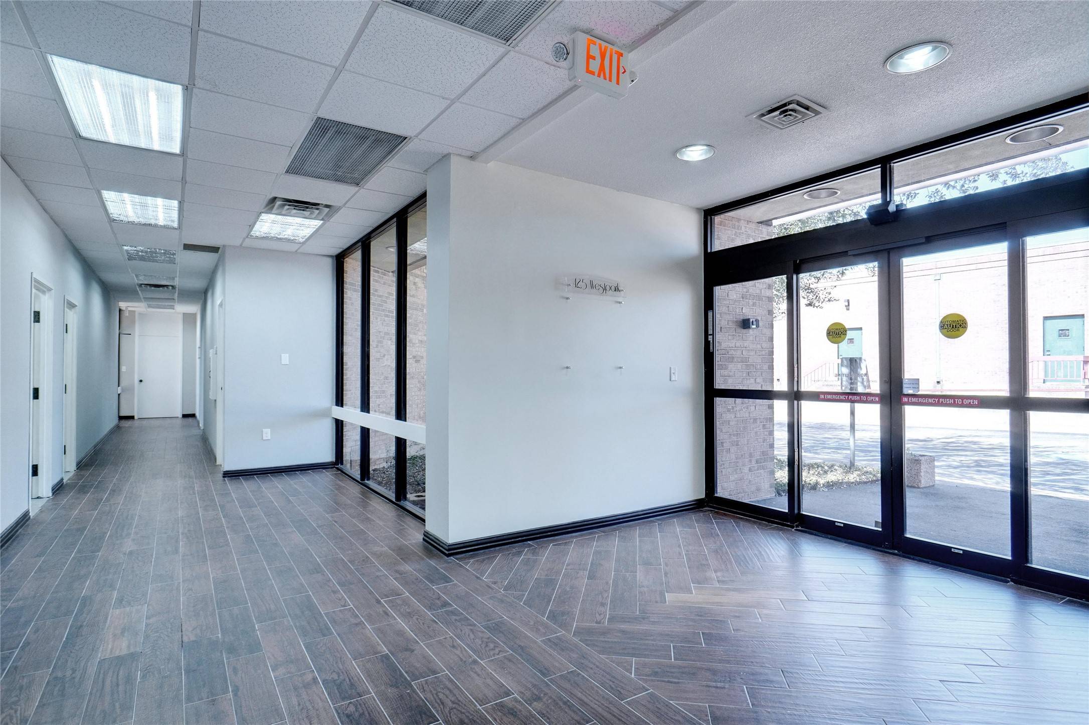 Euless, TX 76040,425 Westpark WAY #100