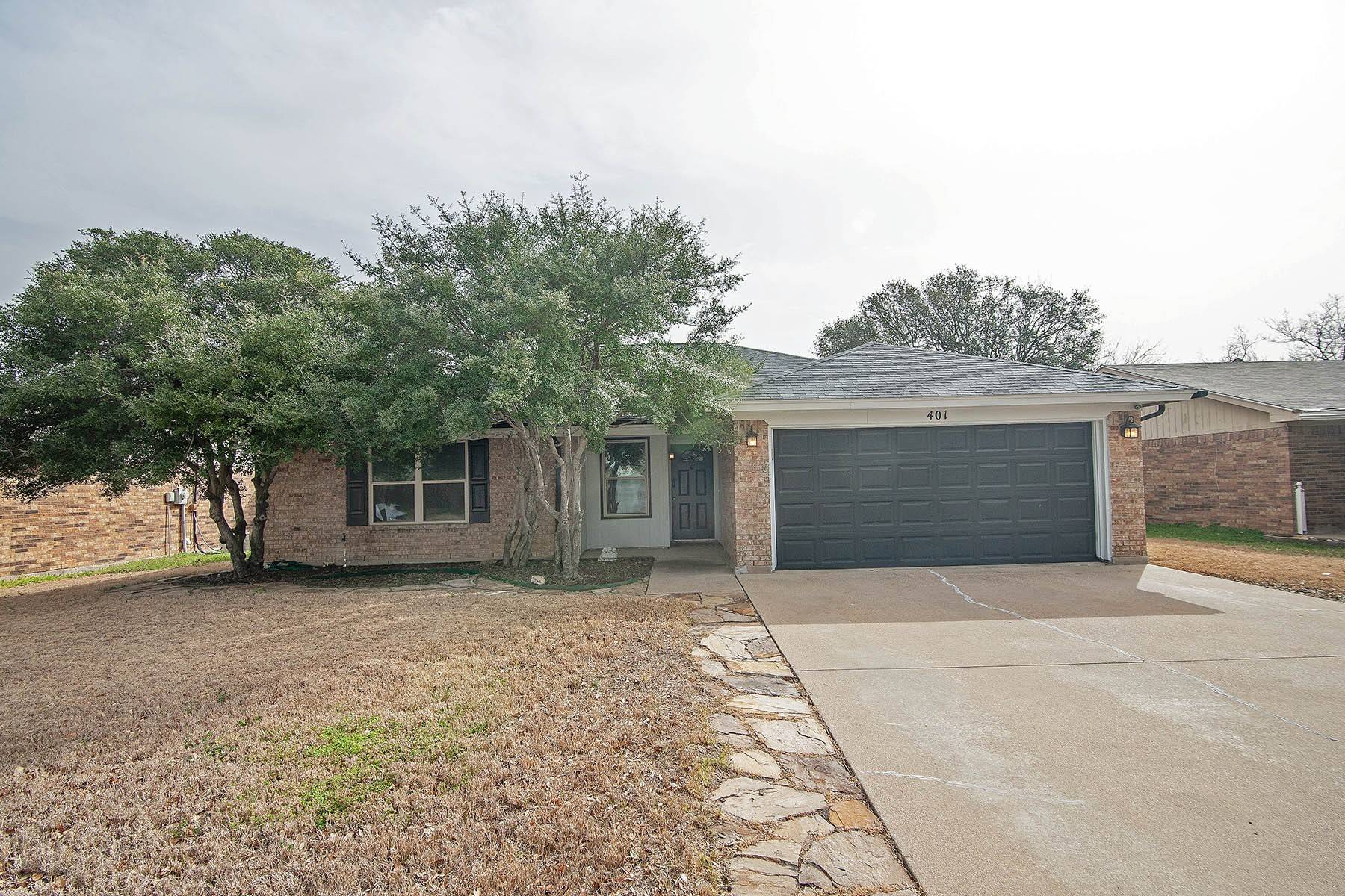 Saginaw, TX 76179,401 Palo Duro CIR