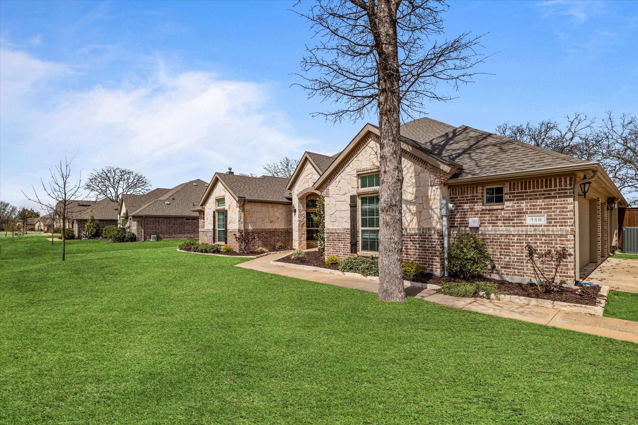Krugerville, TX 76227,115 Dogwood DR
