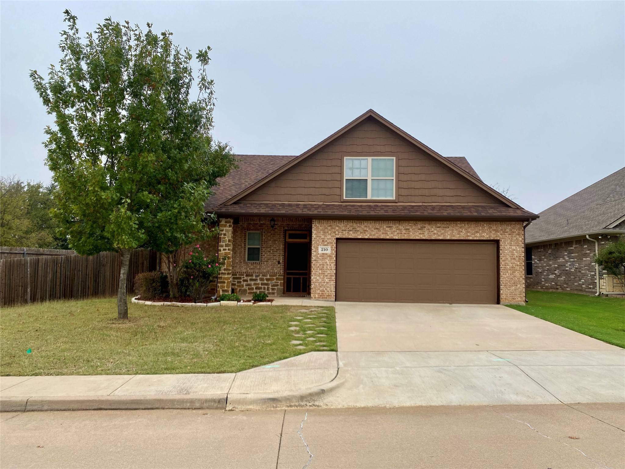 Granbury, TX 76049,210 Donna CIR