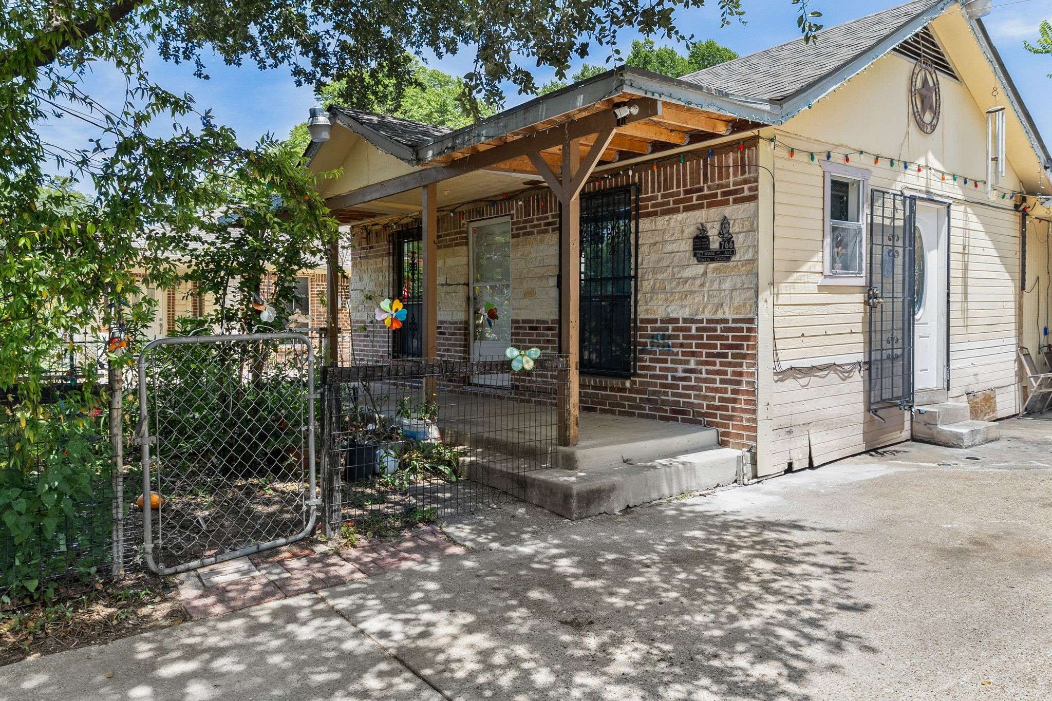 Dallas, TX 75217,766 Bethpage AVE