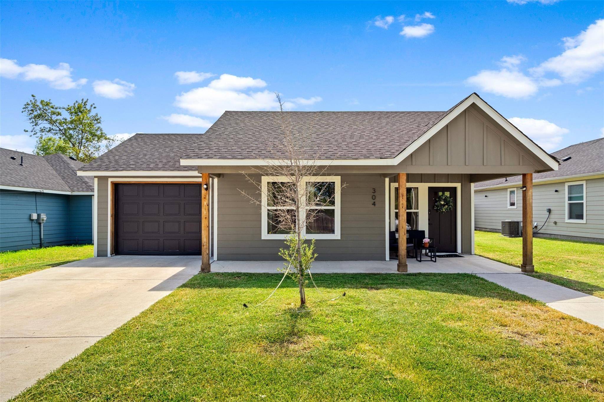 Terrell, TX 75160,304 Thomas ST