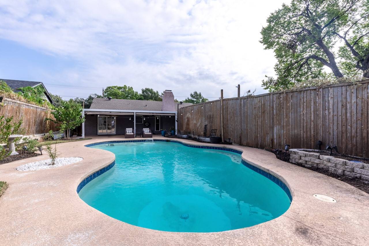 Dallas, TX 75228,1819 Peavy RD