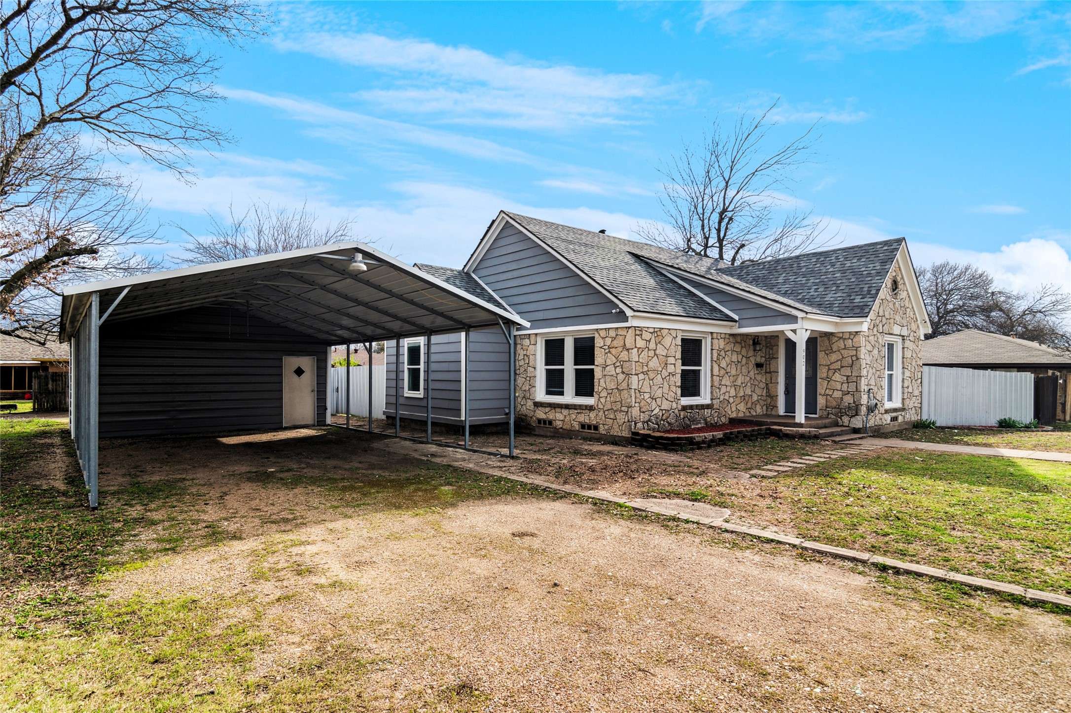 Lancaster, TX 75146,902 W Pleasant Run
