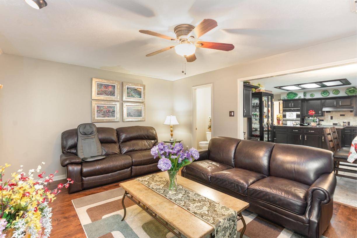 Carrollton, TX 75006,2126 Cannes DR