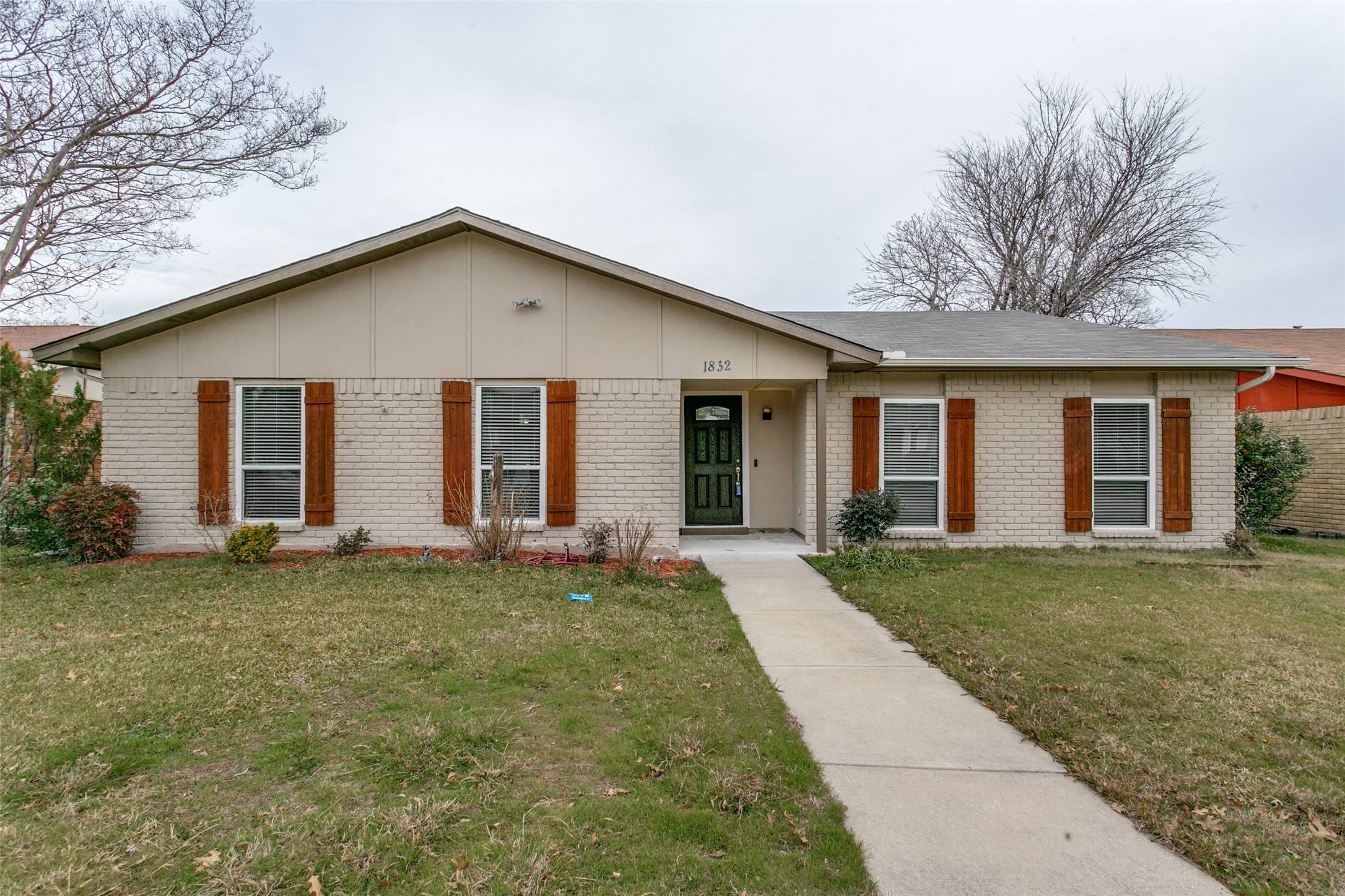 Carrollton, TX 75007,1832 Clear Creek LN