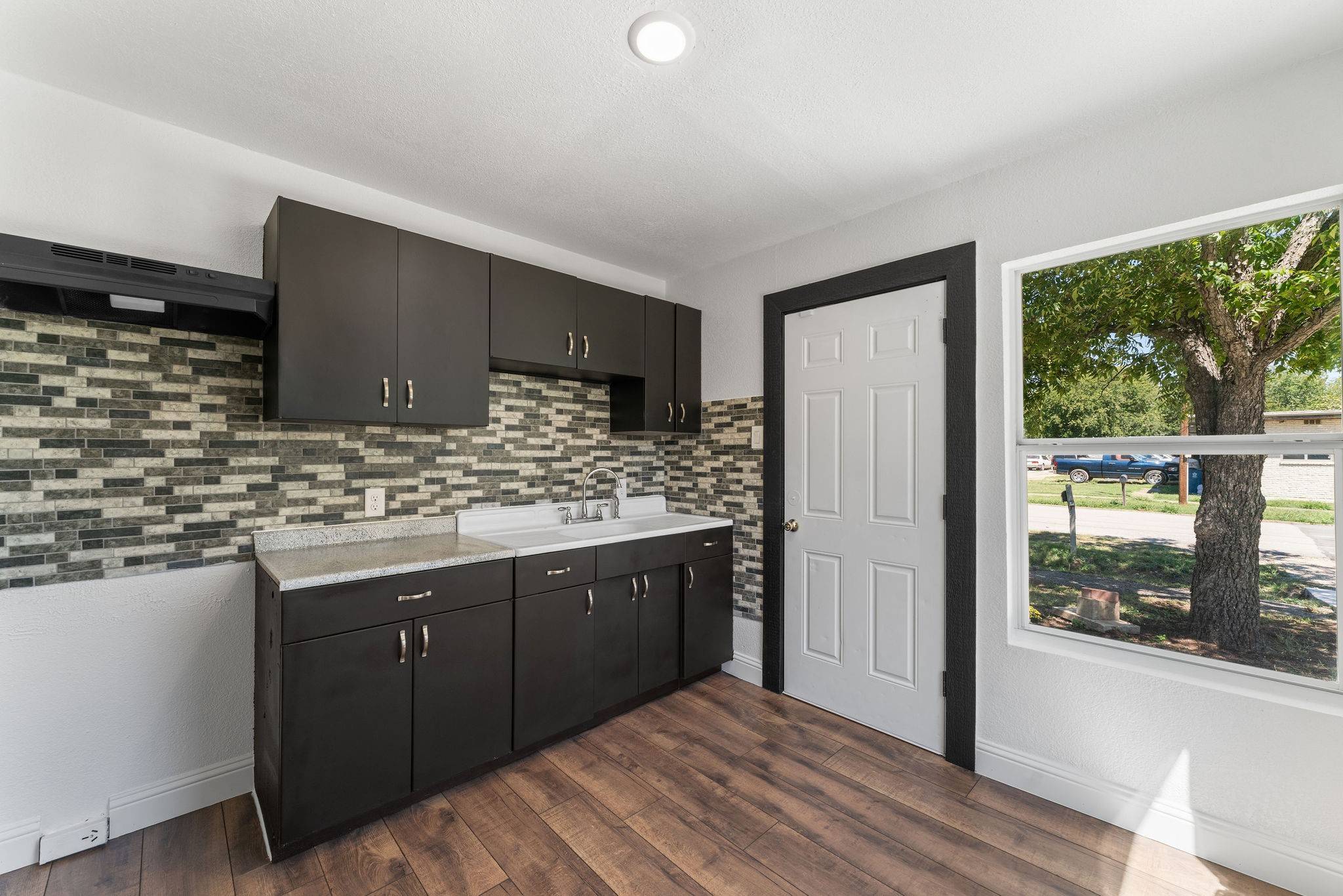 Alvarado, TX 76009,207 E Purdom AVE