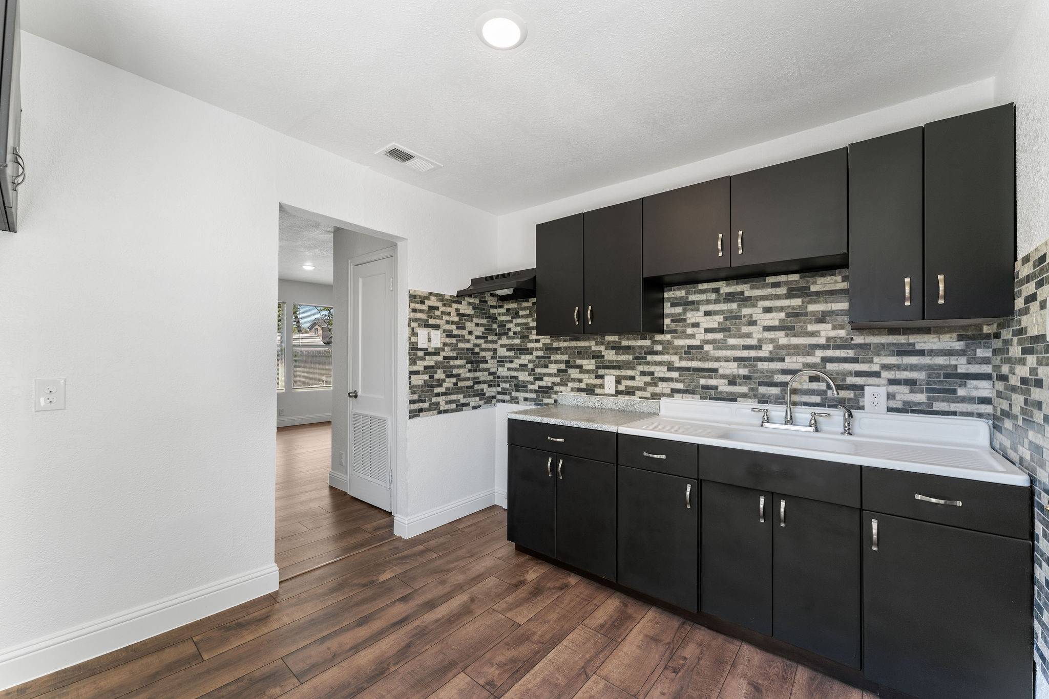 Alvarado, TX 76009,207 E Purdom AVE