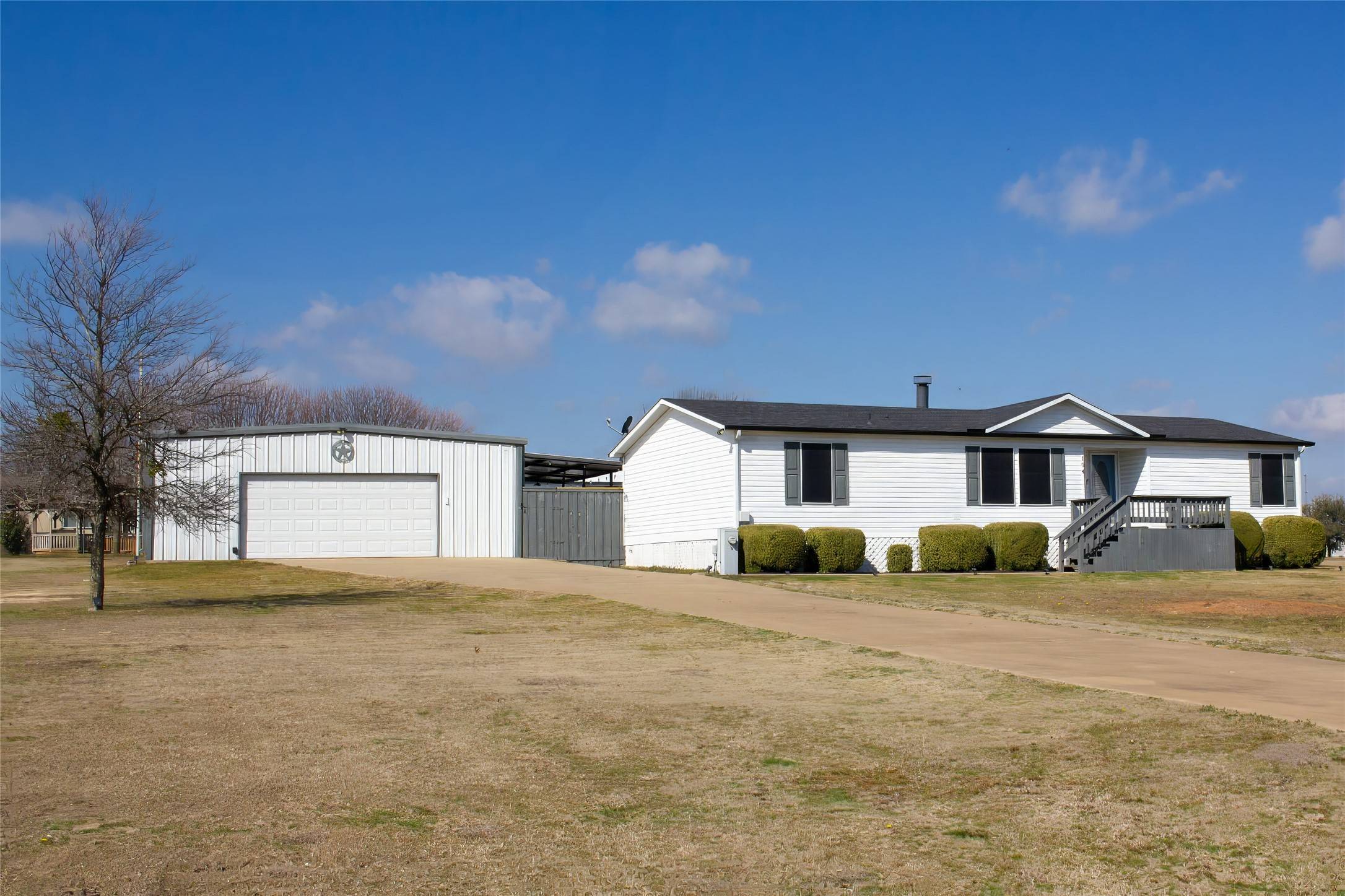 Southmayd, TX 75092,104 Pine Ridge CIR