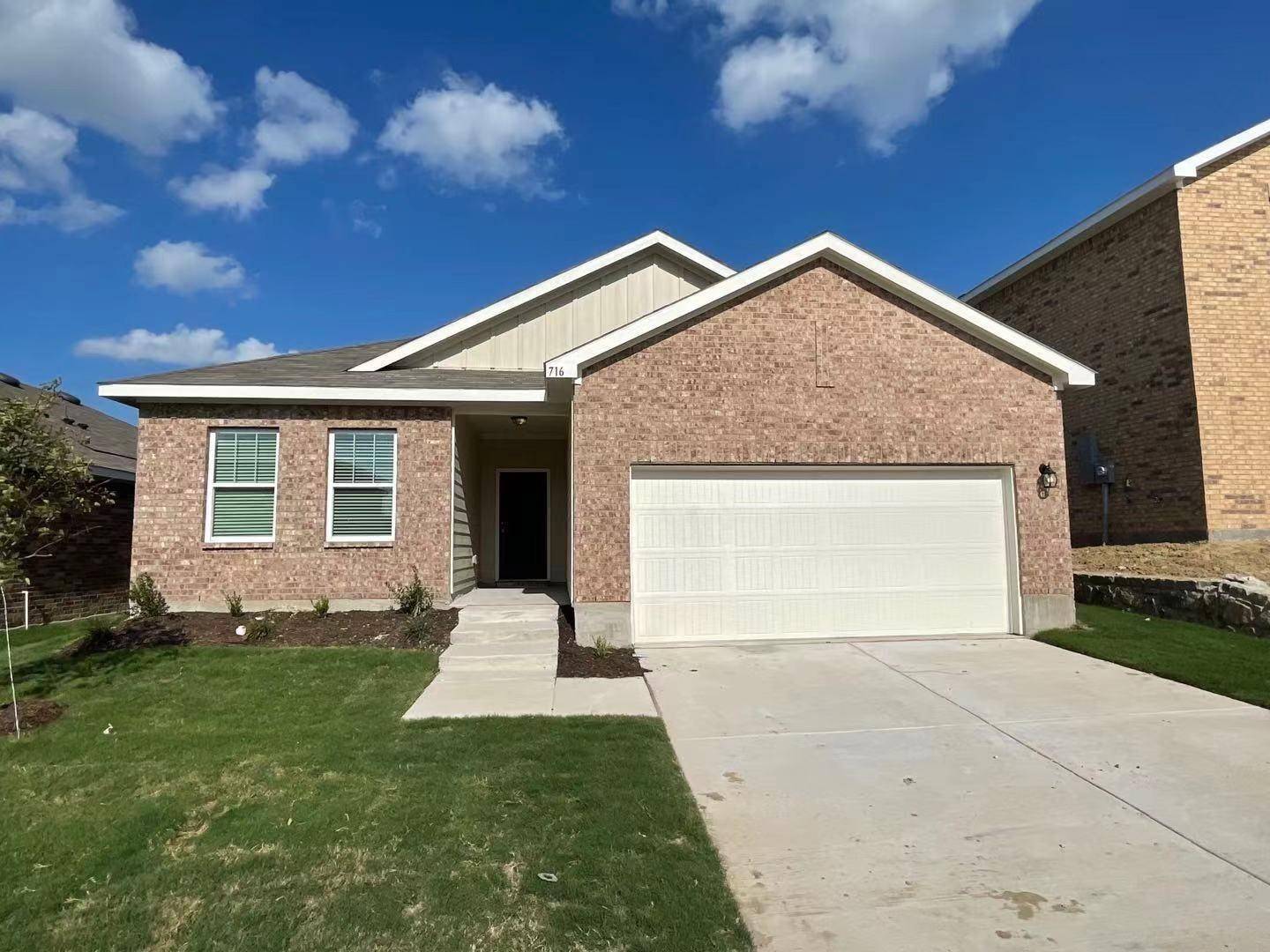 Lavon, TX 75166,716 Wellington DR