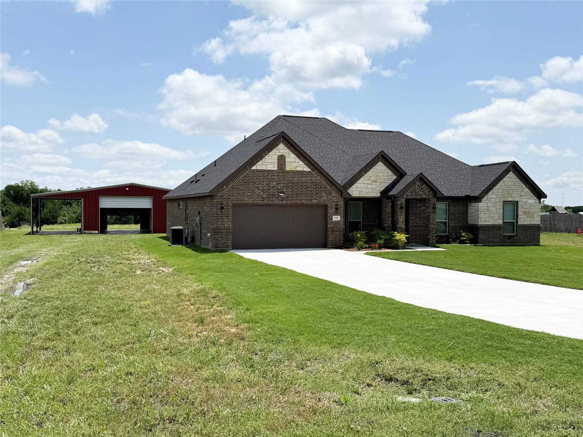 Kaufman, TX 75142,5305 County Road 4098