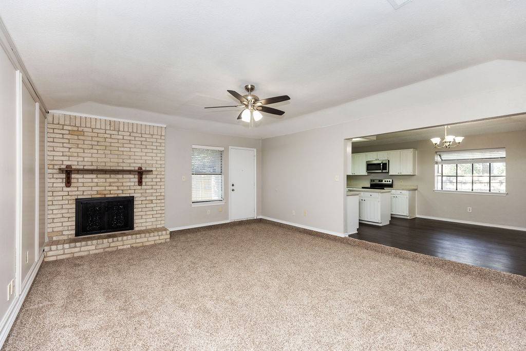 Arlington, TX 76017,3909 Woodbury CT