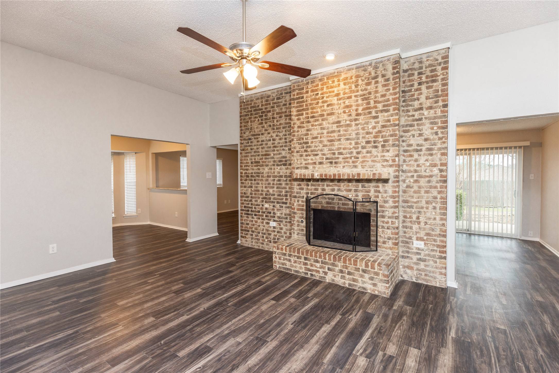 Carrollton, TX 75007,1609 Hartford DR