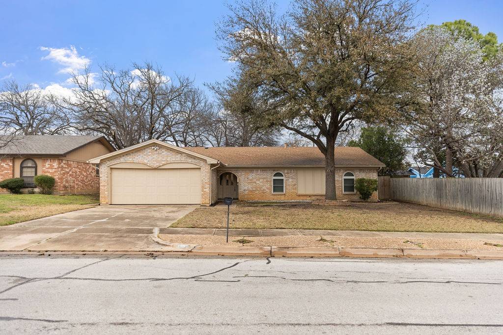 Bedford, TX 76021,709 Spring Lake DR