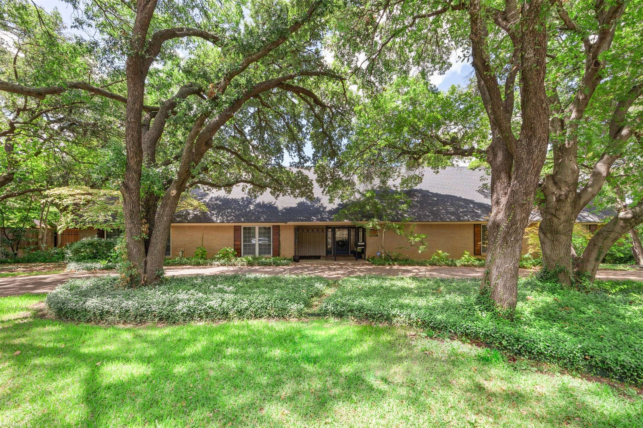 Fort Worth, TX 76109,4208 Warnock CT