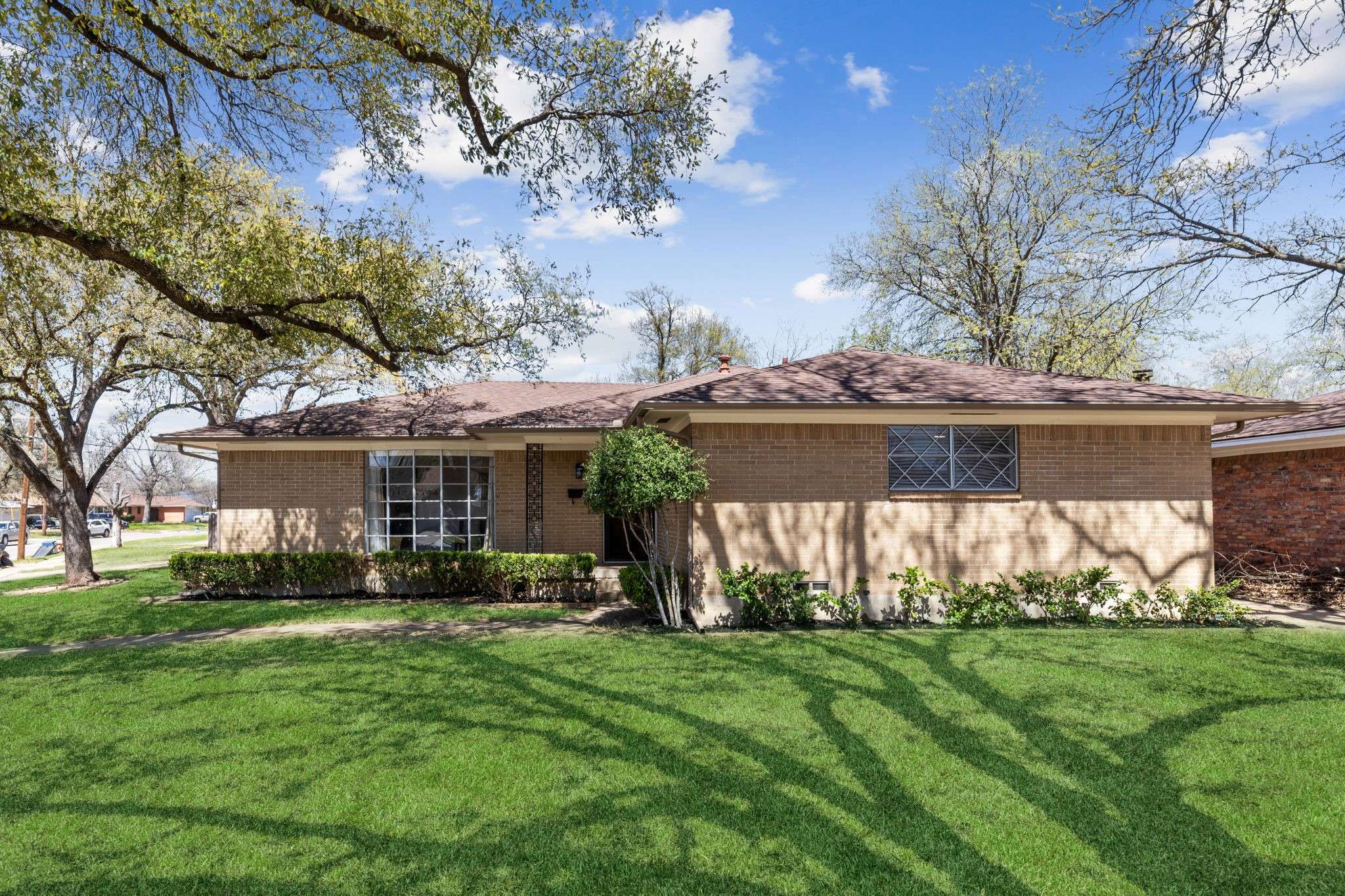 Dallas, TX 75217,1716 Greendale DR