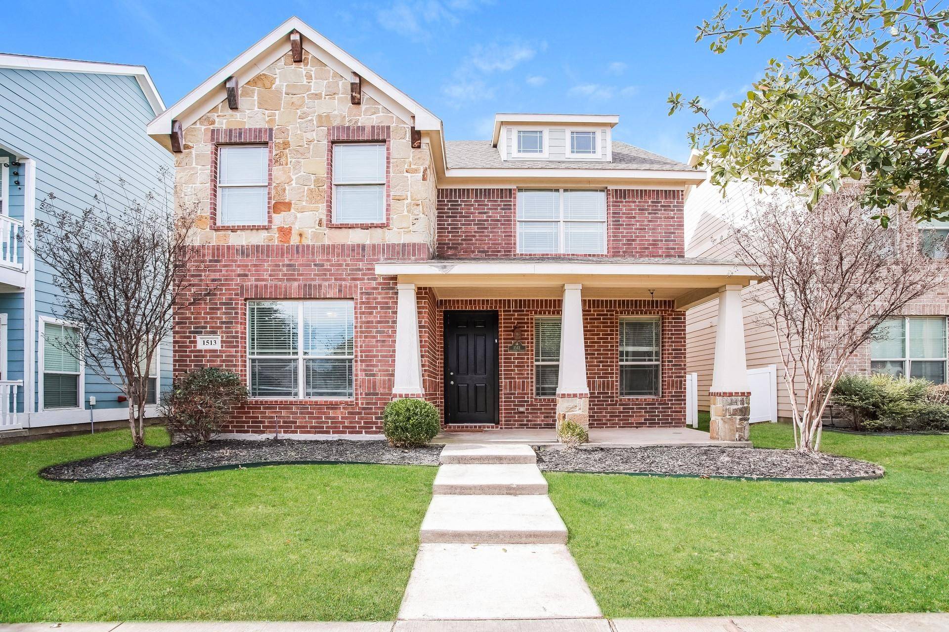 Aubrey, TX 76227,1513 Sycamore ST