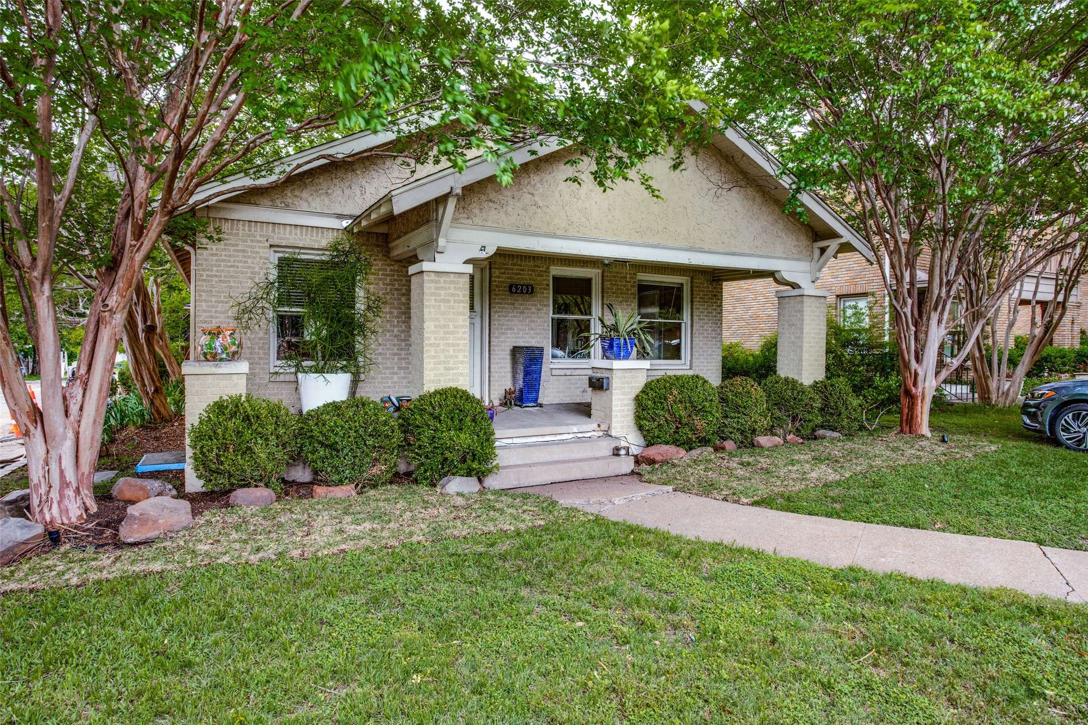 Dallas, TX 75214,6203 Richmond AVE