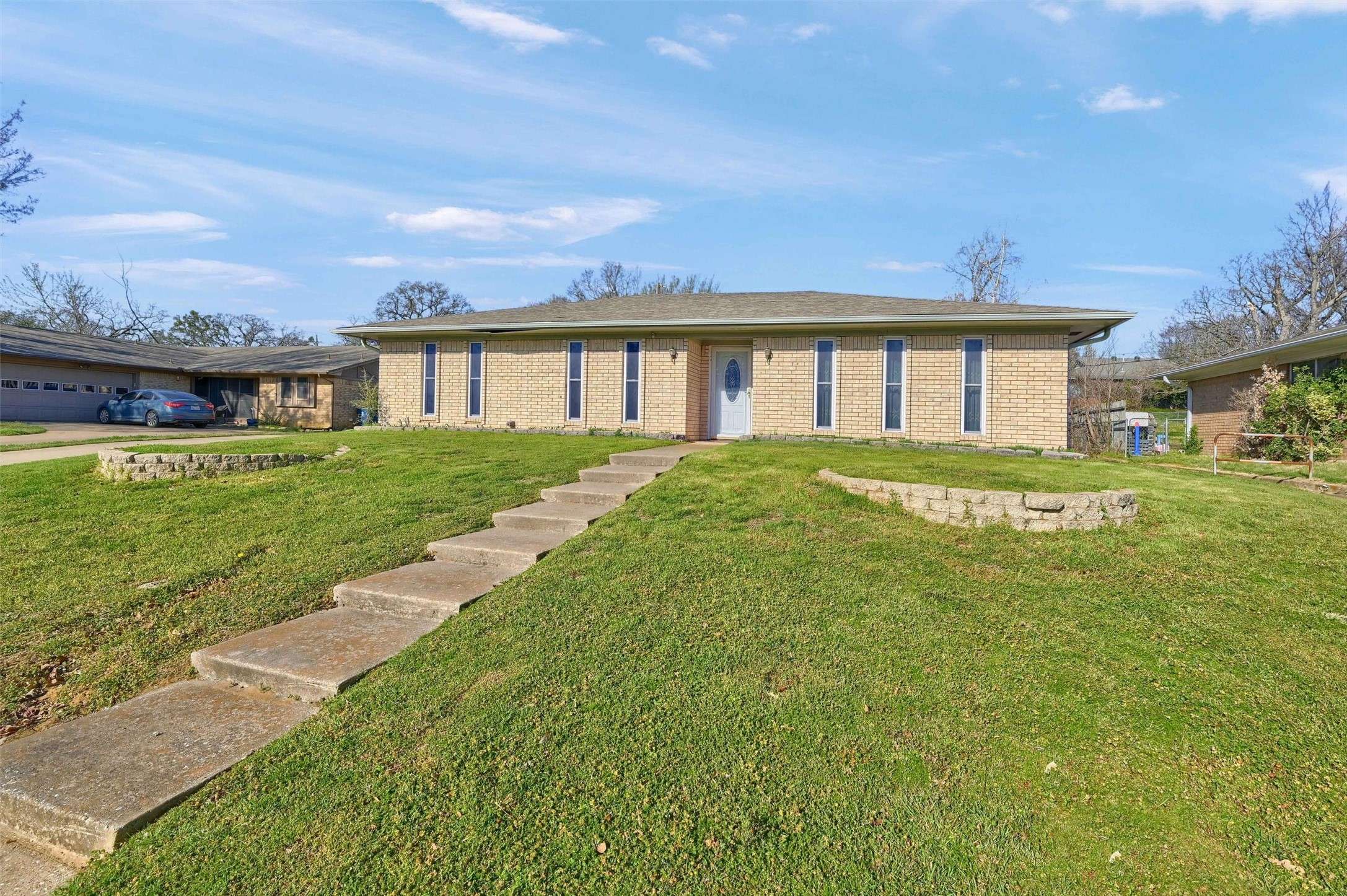 Denison, TX 75020,409 Holland DR