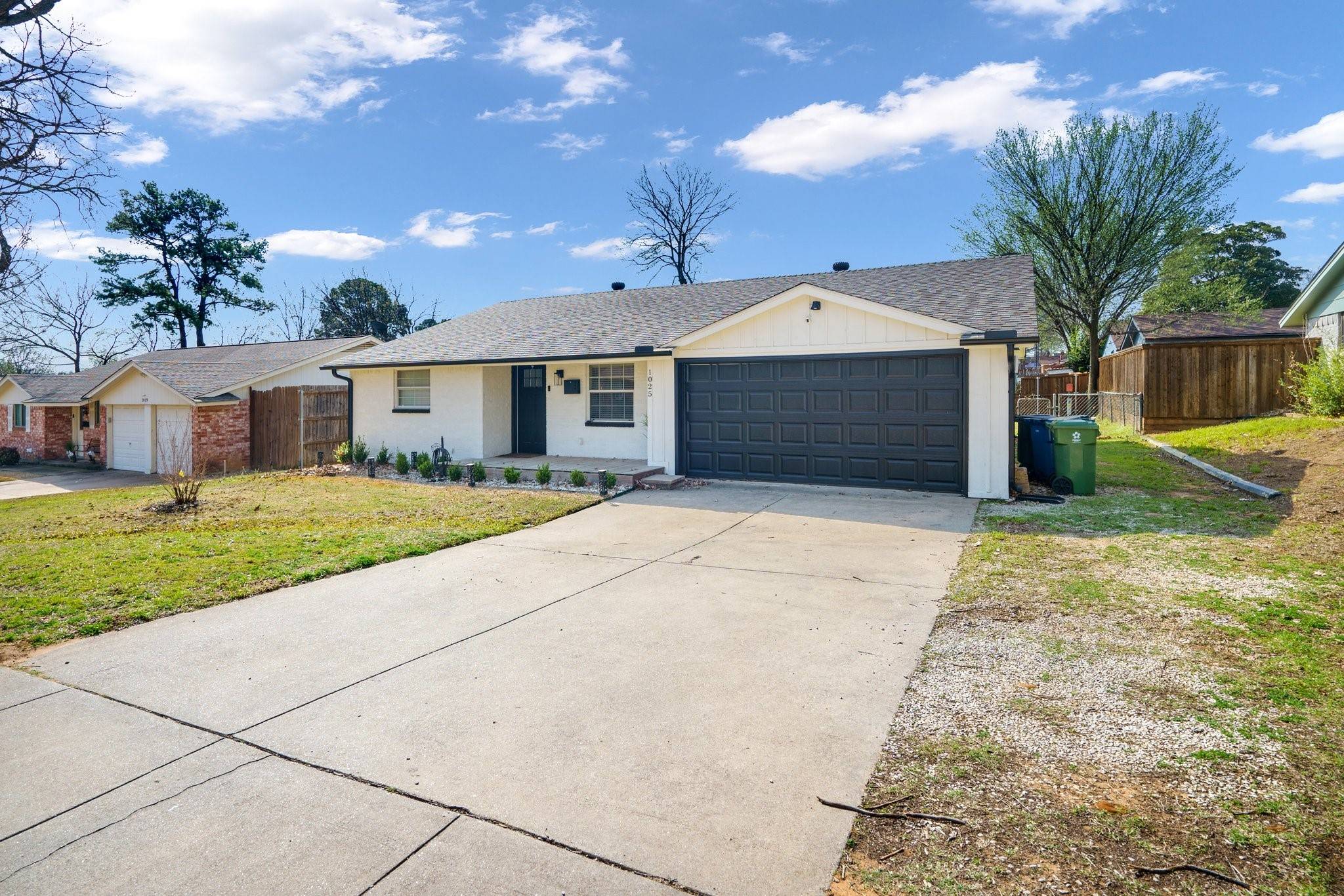 Grapevine, TX 76051,1025 Oak Hurst DR