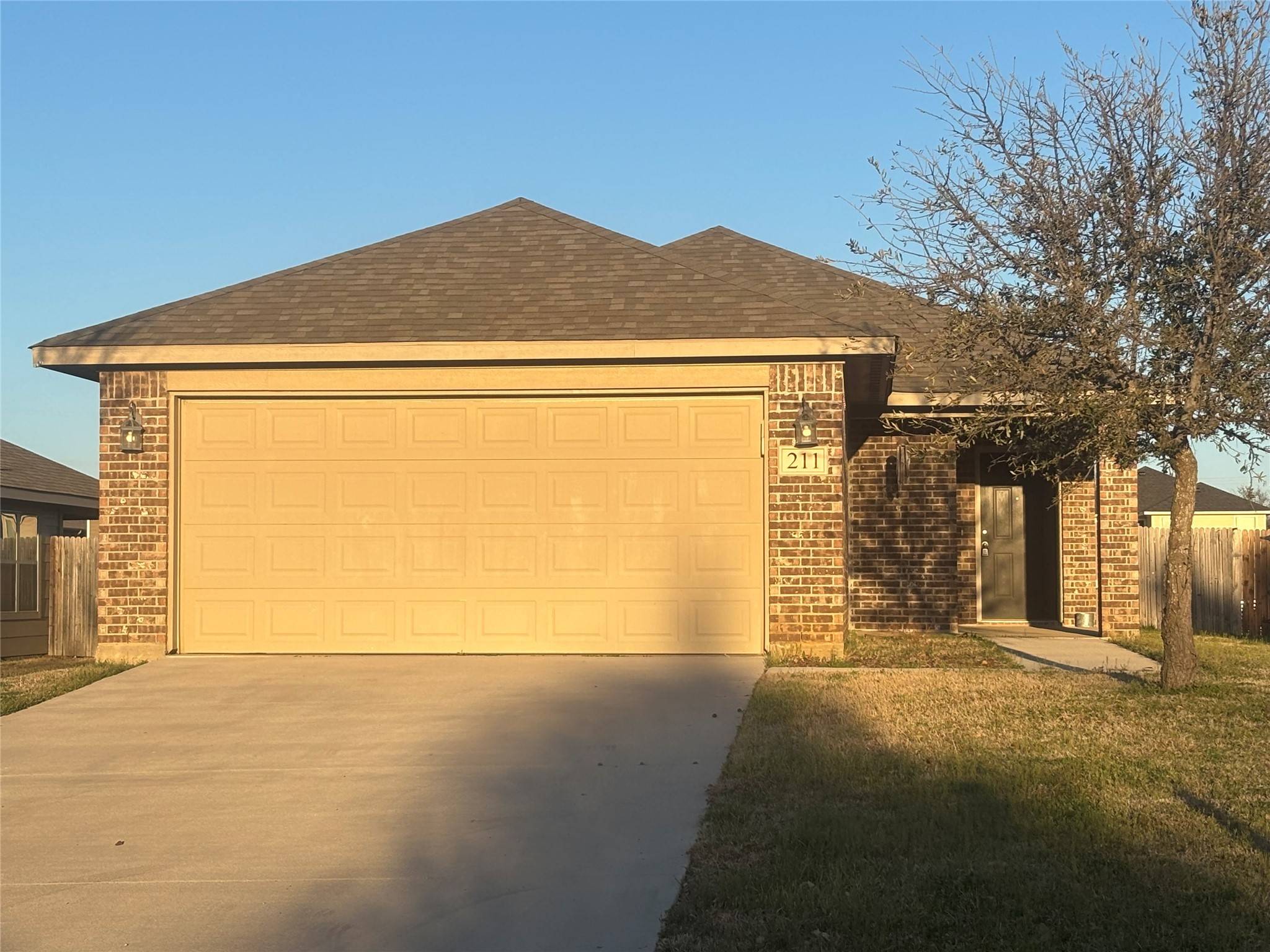 Gainesville, TX 76240,211 Candlewood CIR