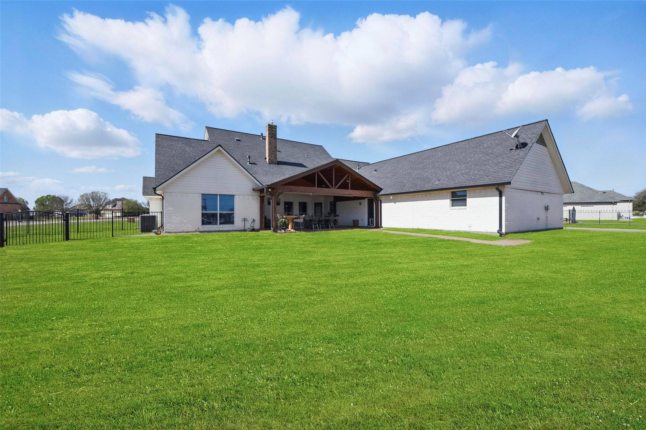 Fort Worth, TX 76052,13101 Willow Tree CT