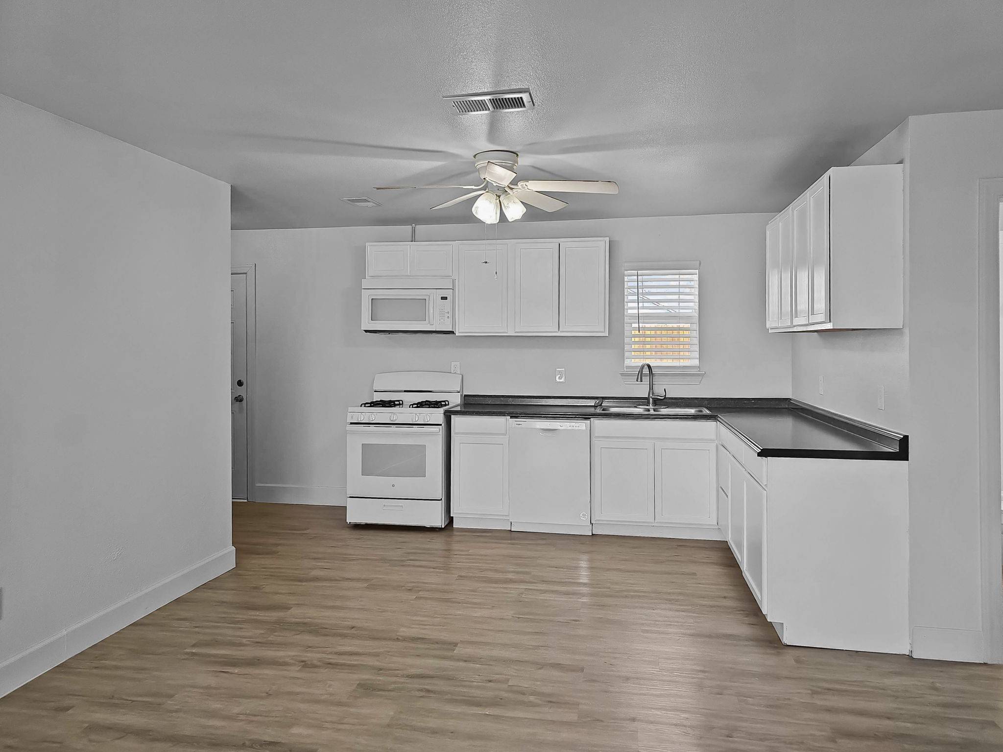 Celeste, TX 75423,208 N 6th ST