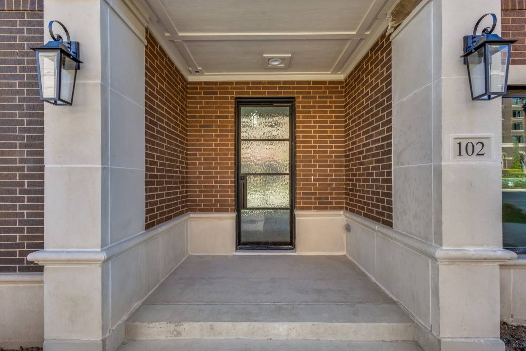Grapevine, TX 76051,218 E Dallas RD #102