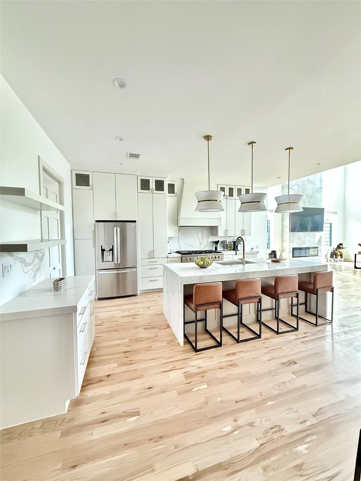Dallas, TX 75212,1930 Calypso ST