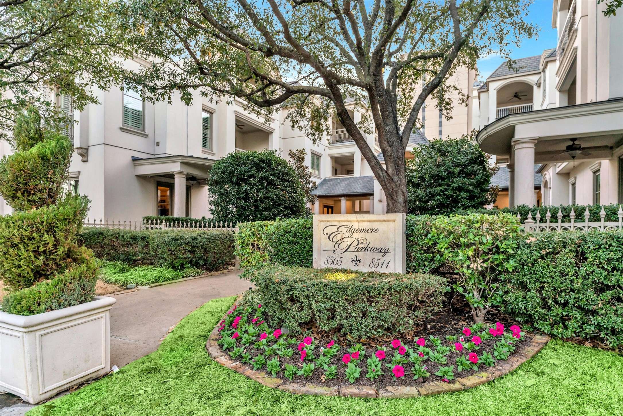 Dallas, TX 75225,8511 Edgemere RD #201