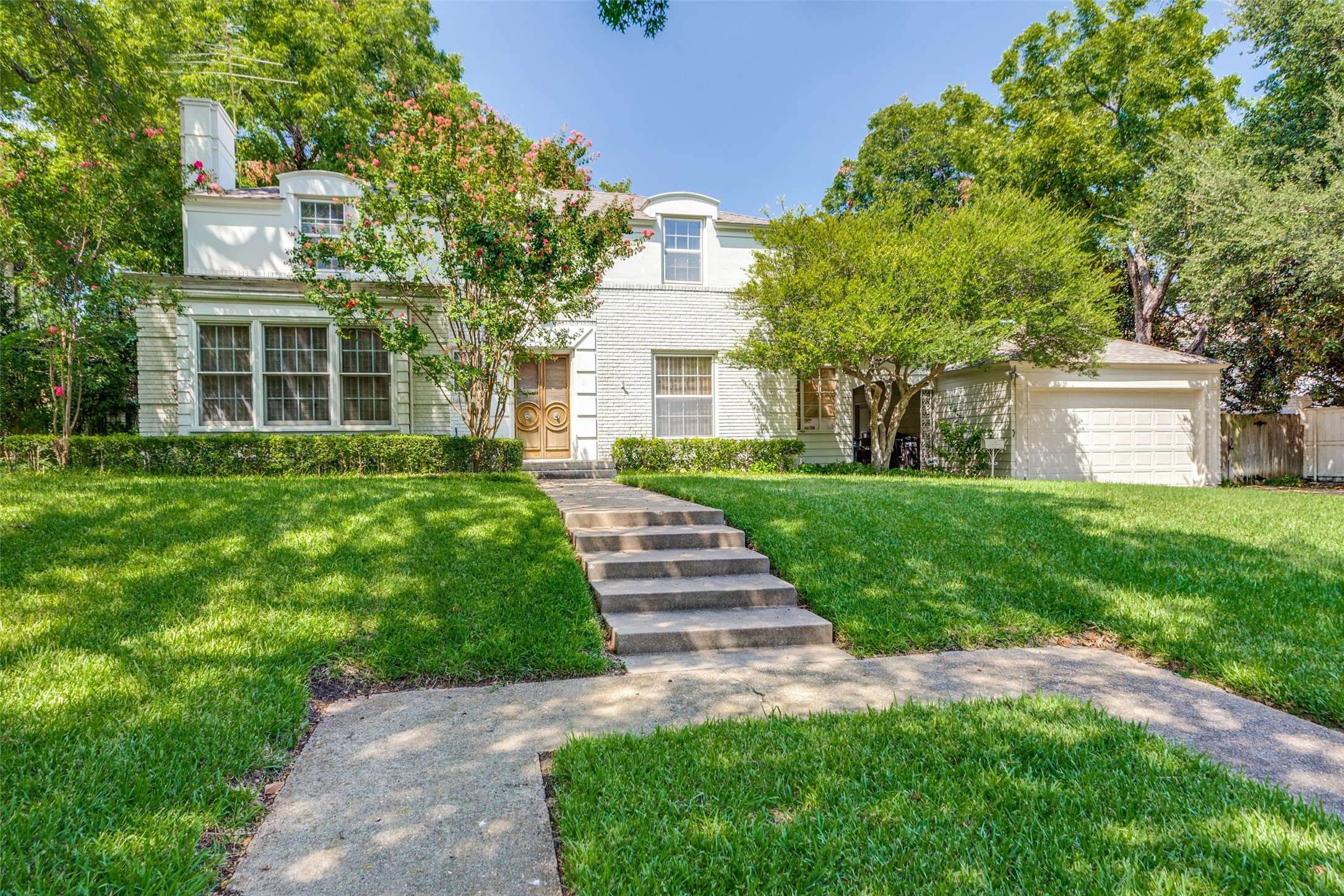 Fort Worth, TX 76109,2412 Colonial Pkwy
