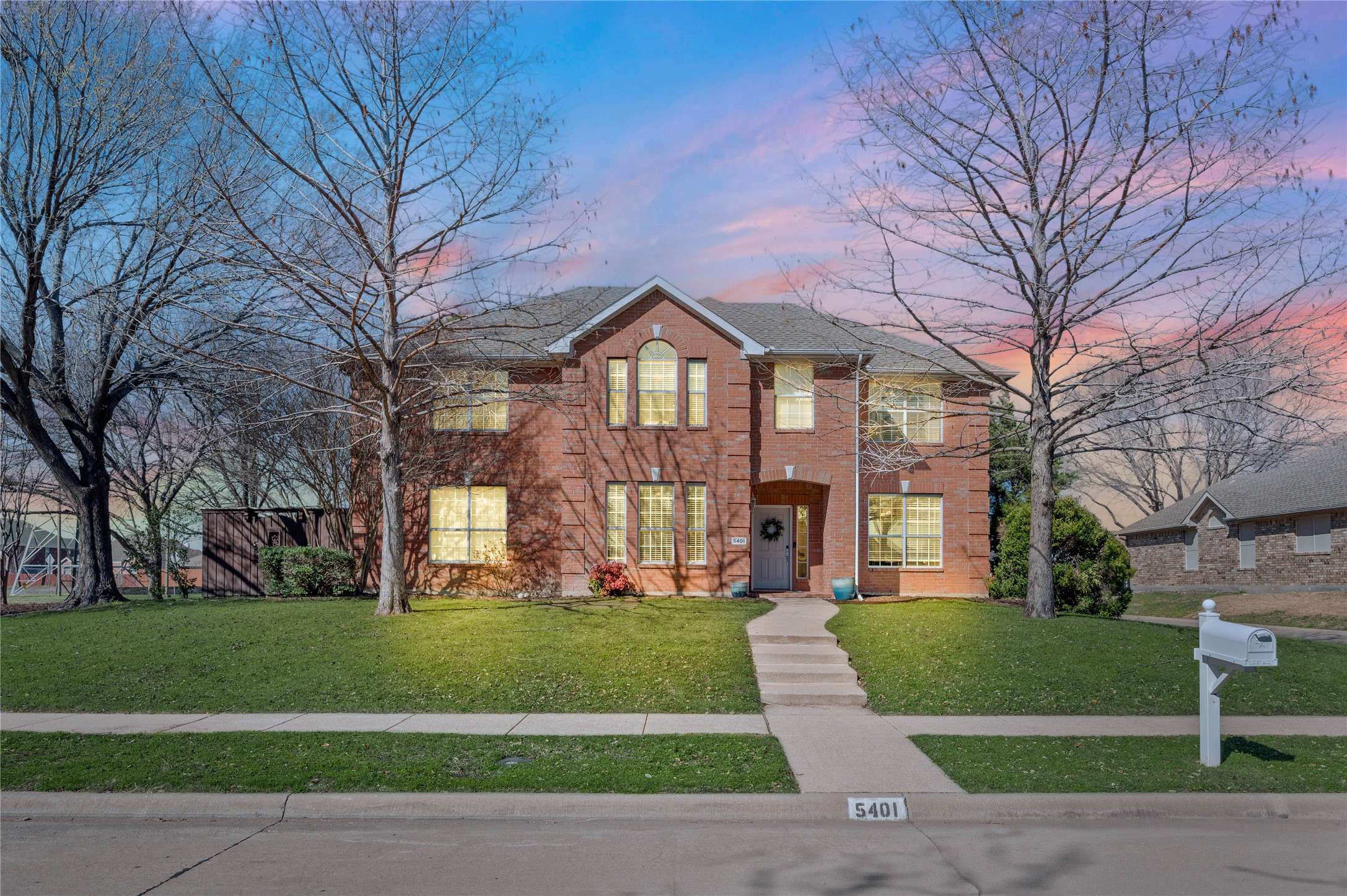 Richardson, TX 75082,5401 Palace DR