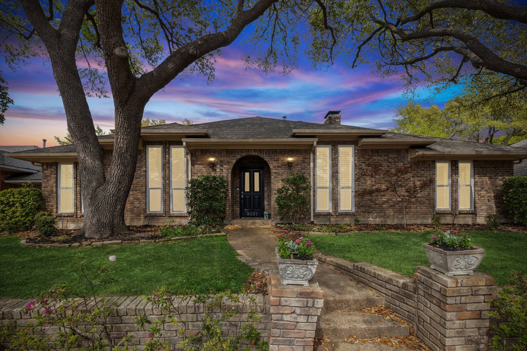 Dallas, TX 75243,9031 Oakpath LN