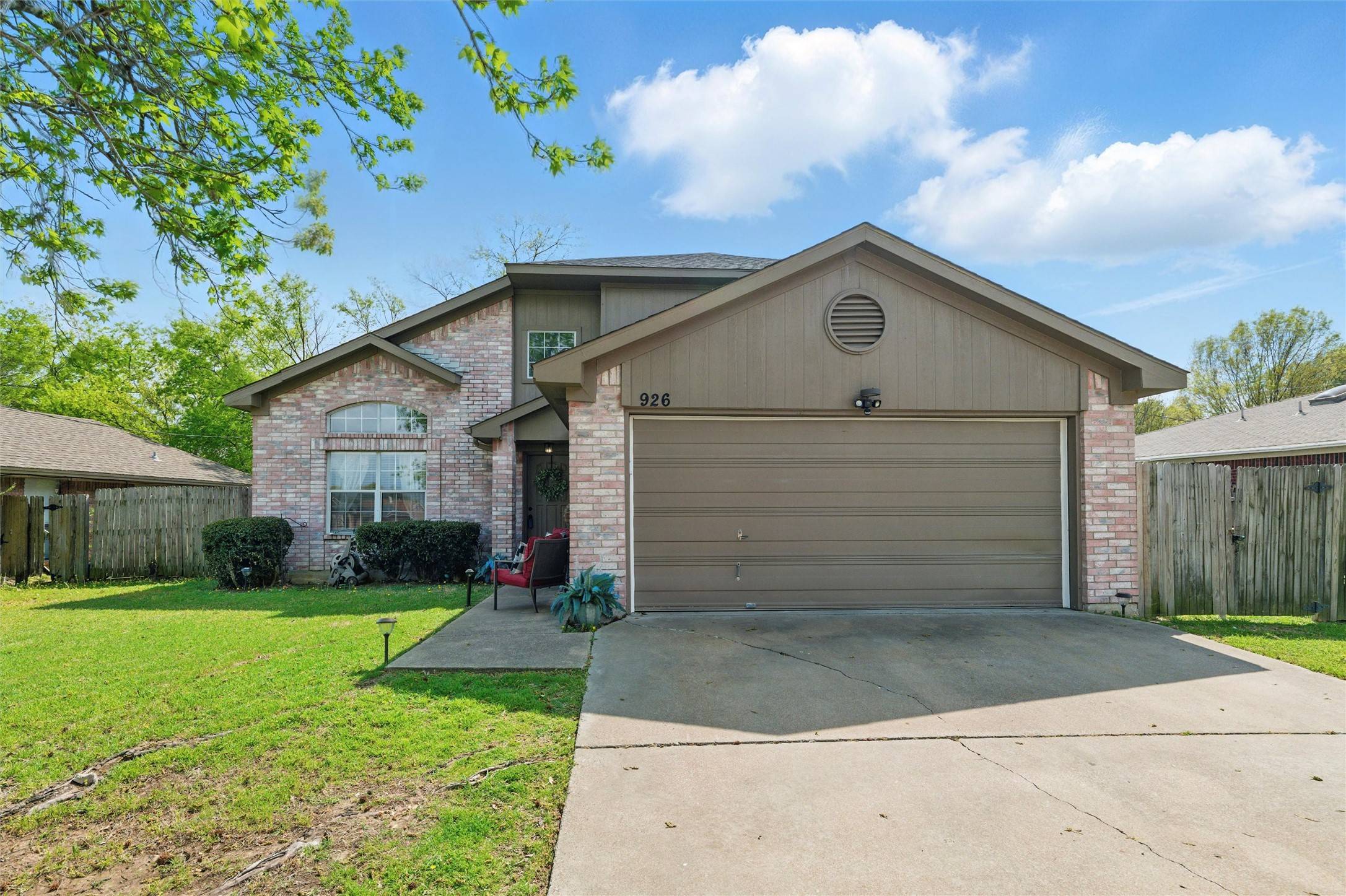 Arlington, TX 76001,926 Pierce Arrow DR