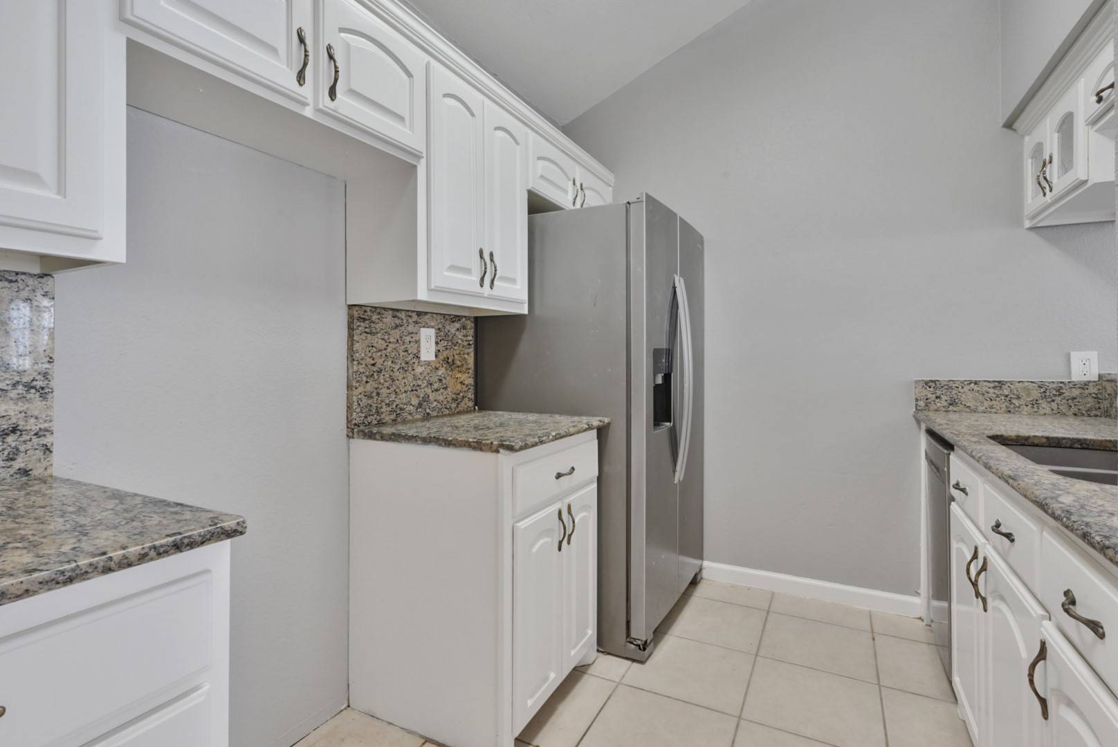 Dallas, TX 75227,10255 Carolina Oaks DR