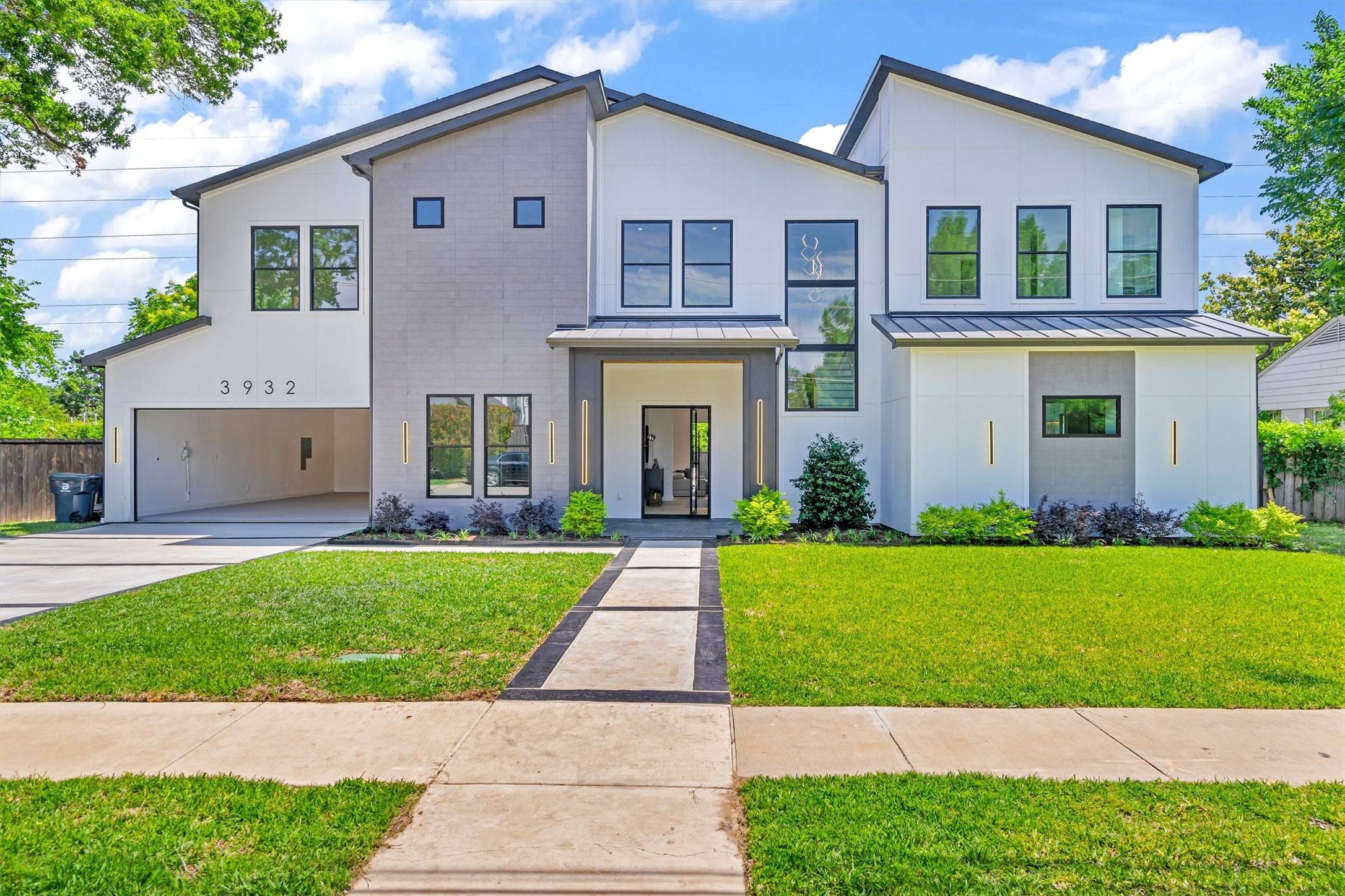 Dallas, TX 75220,3932 Cortez DR