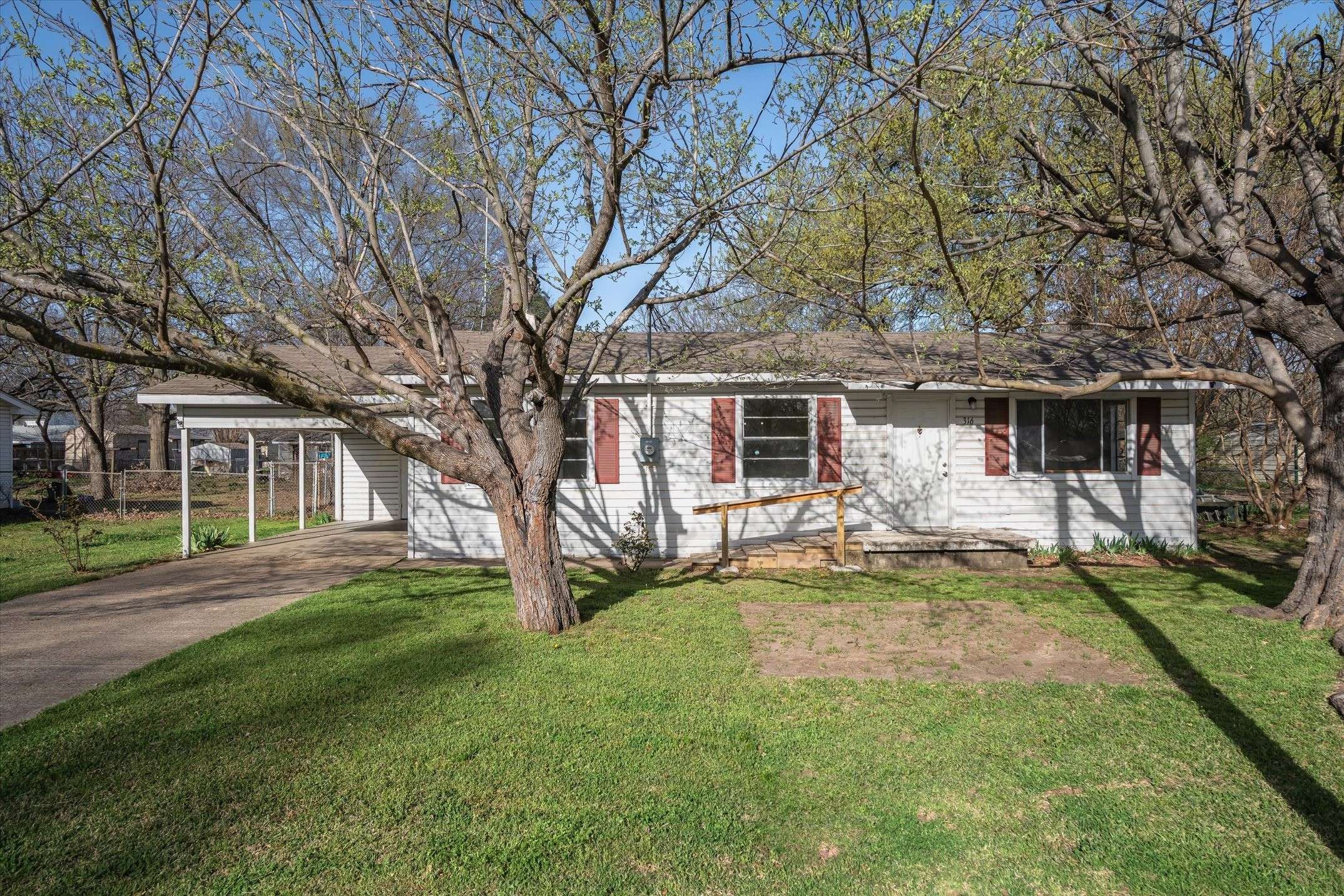 Quinlan, TX 75474,316 Cannon
