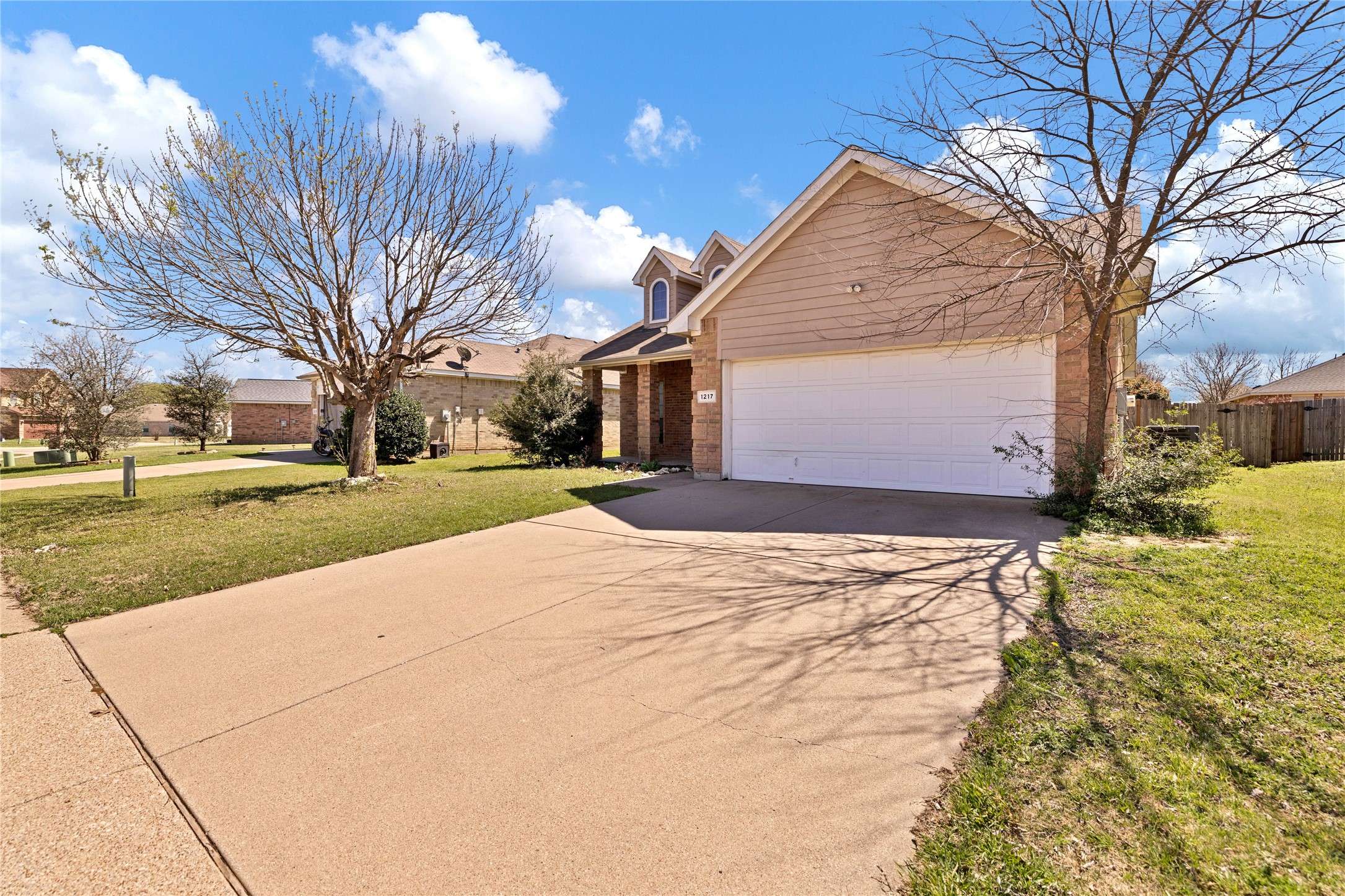 Crowley, TX 76036,1217 Foxtail LN