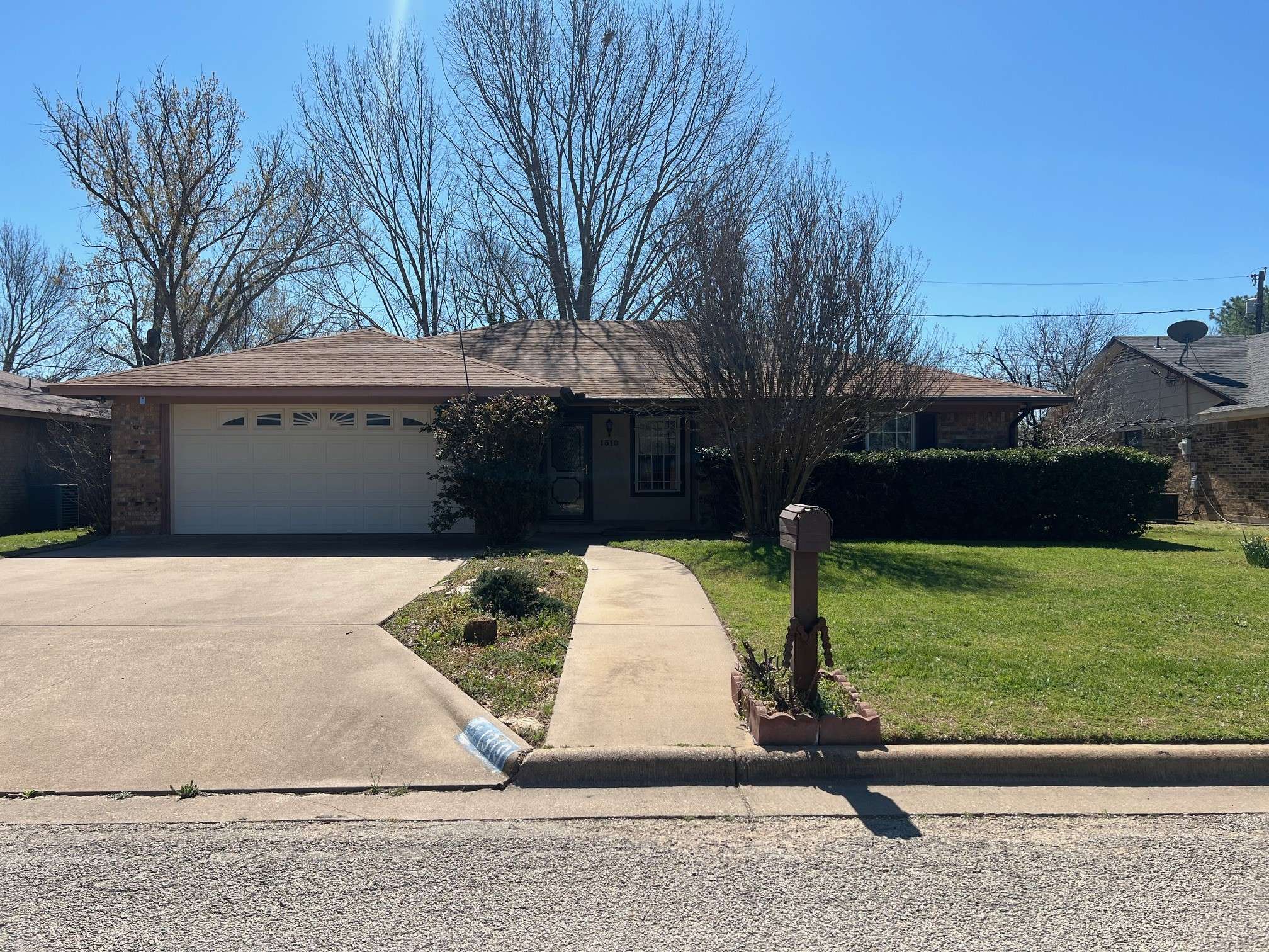 Graham, TX 76450,1319 Fairway DR