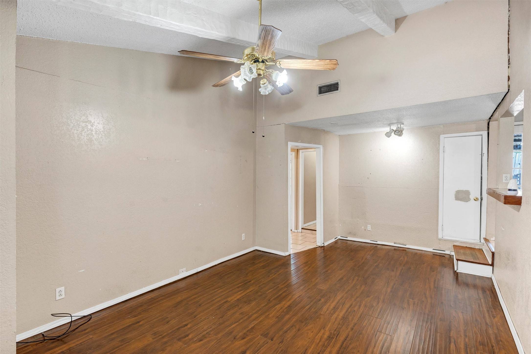 Watauga, TX 76148,5637 Bonnie DR