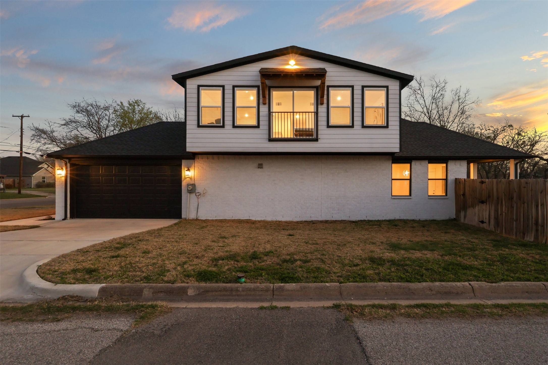 White Settlement, TX 76108,700 N Las Vegas TRL