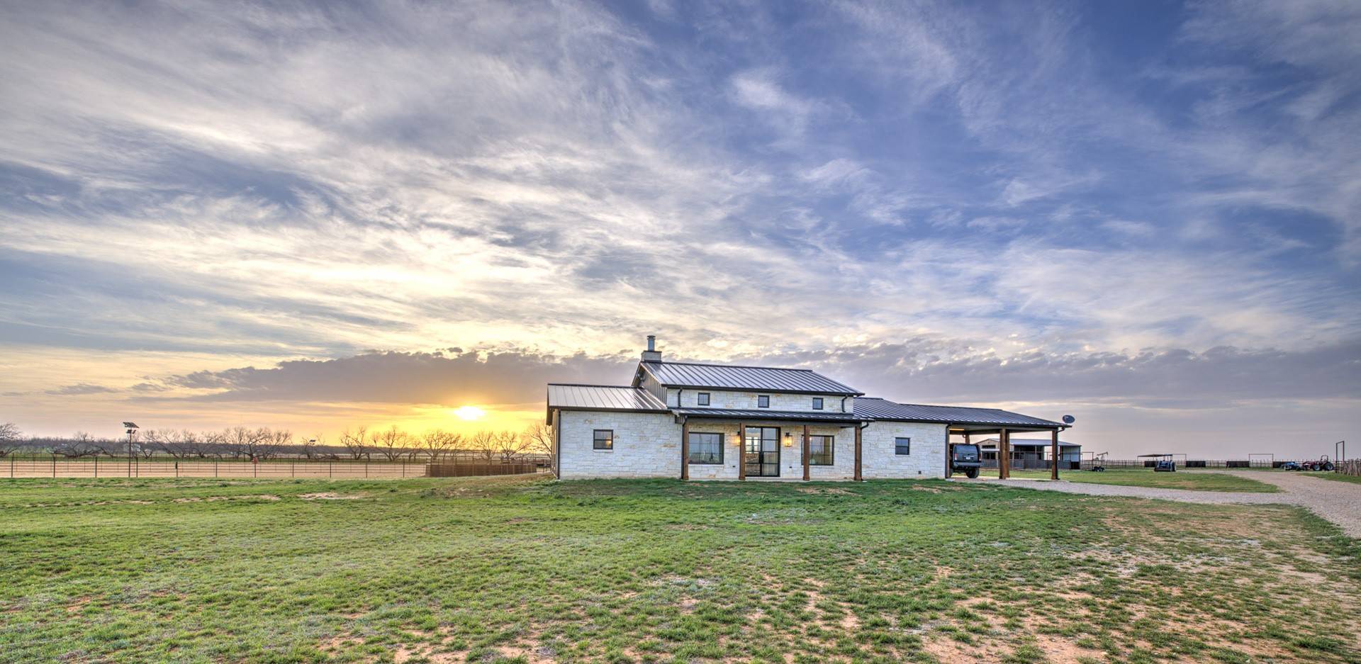 Jacksboro, TX 76458,6384 US Highway 281 S