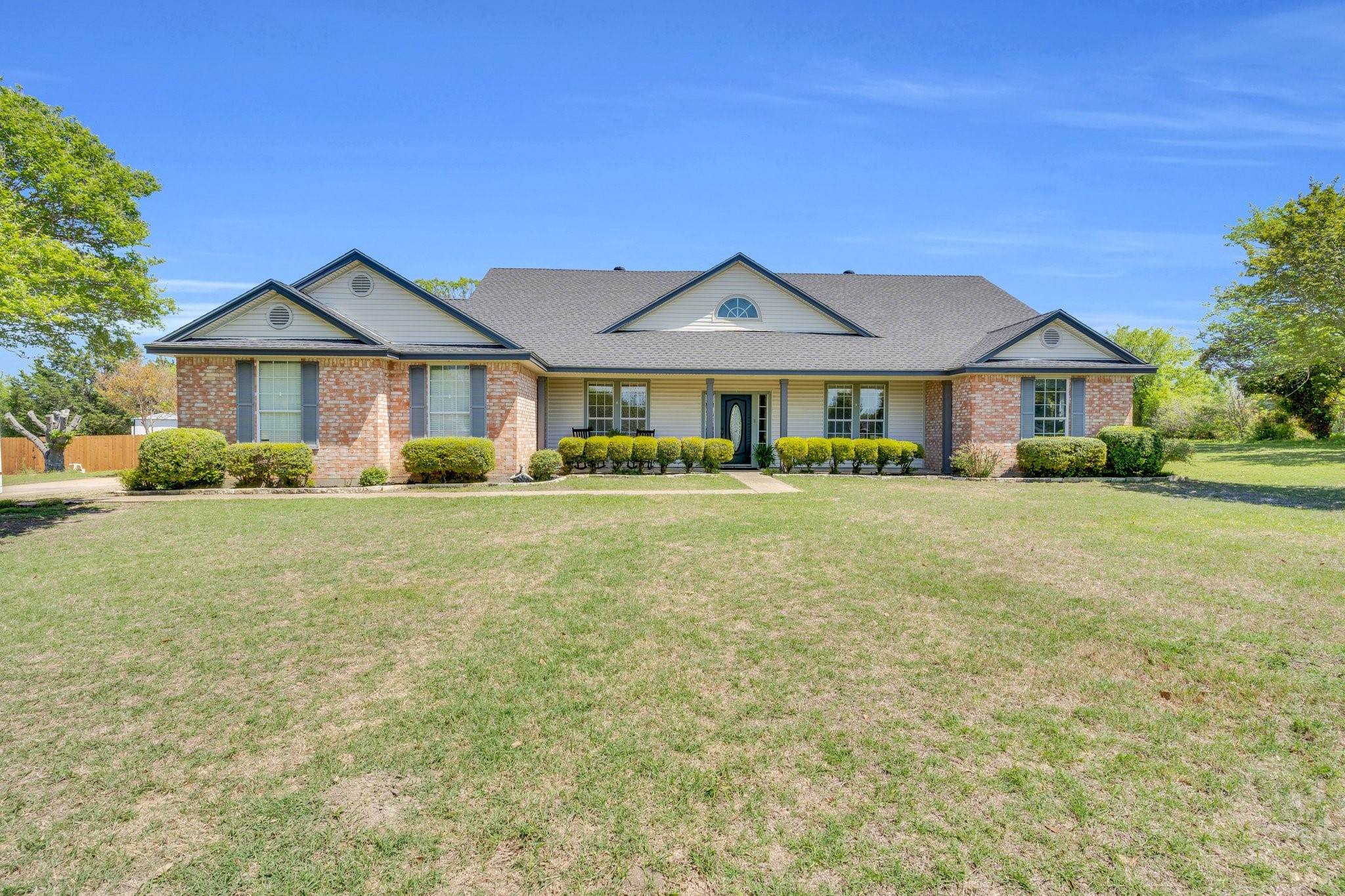 Ovilla, TX 75154,408 Thorntree DR