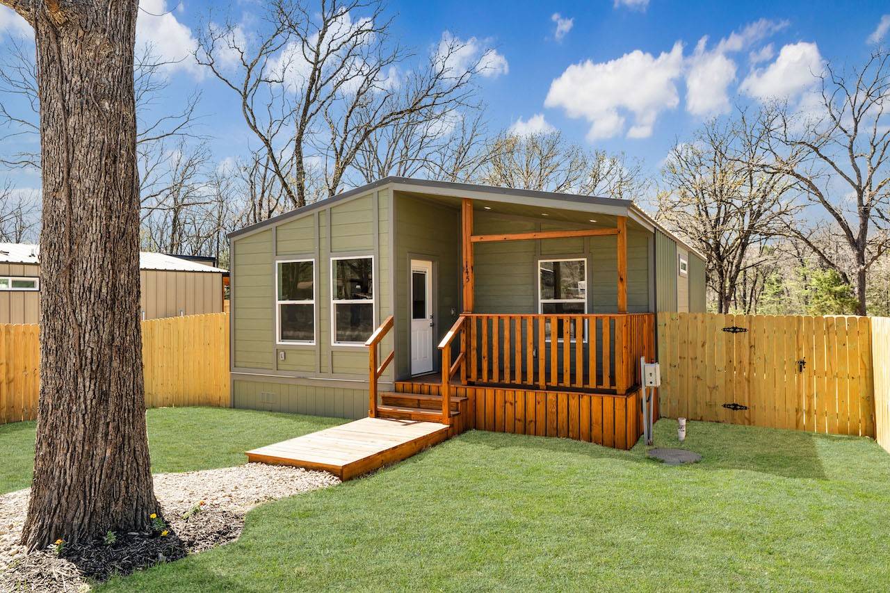 Gun Barrel City, TX 75156,145 Allen ST