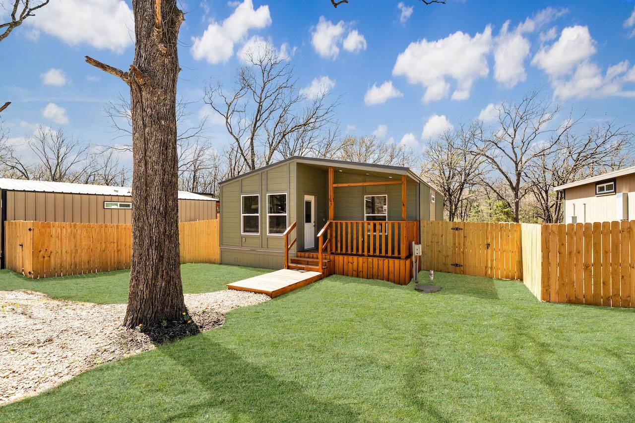 Gun Barrel City, TX 75156,145 Allen ST