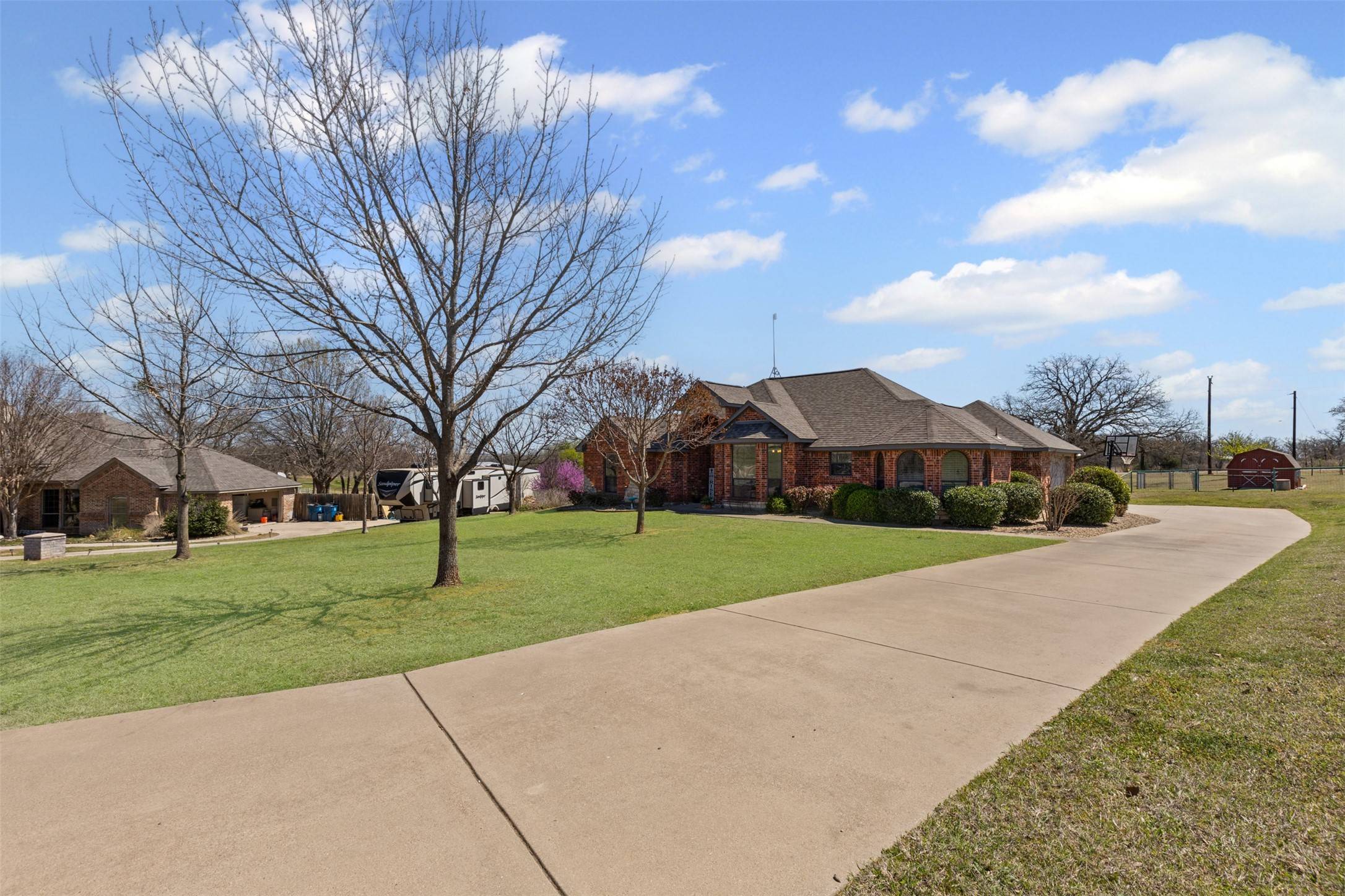 Weatherford, TX 76085,106 Hedges CIR